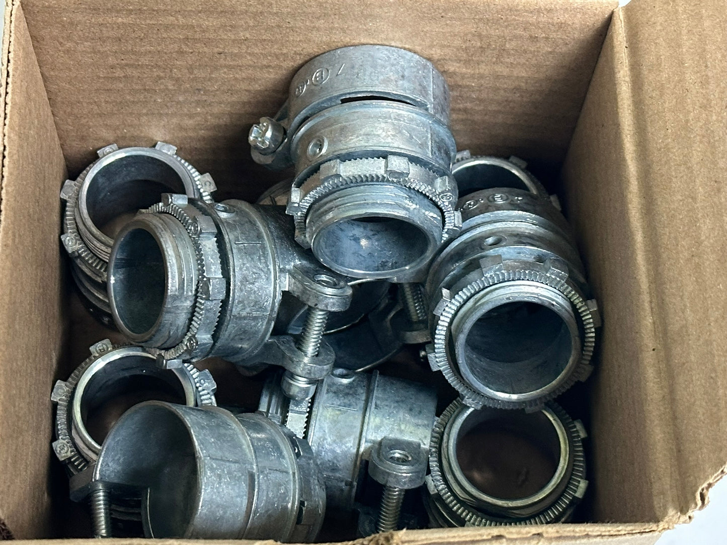 20-Pack Bridgeport 410DC2 1" Die-Cast Zinc Squeeze Connector for Conduit