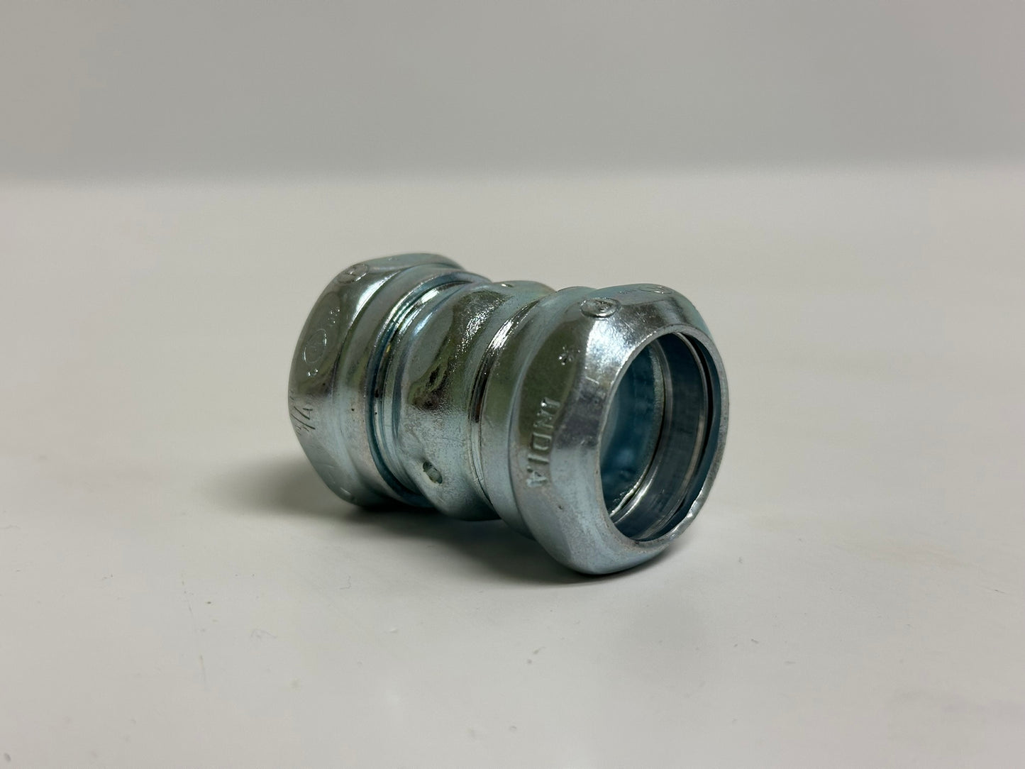 50-Pack Eaton 661S Compression Type Coupling, 1" for Rigid/IMC Conduit, Zinc Plated