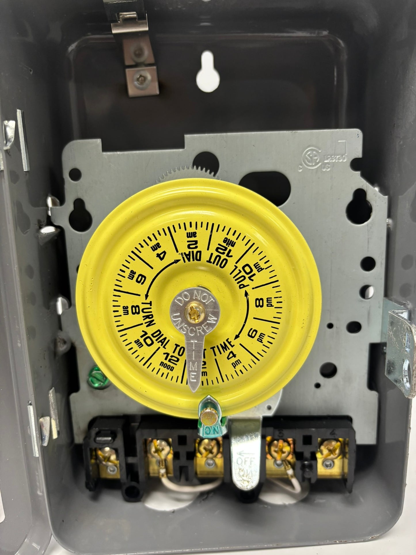 Intermatic T104 24-Hour Mechanical Time Switch, 208-277 VAC 60Hz, DPST (Used)