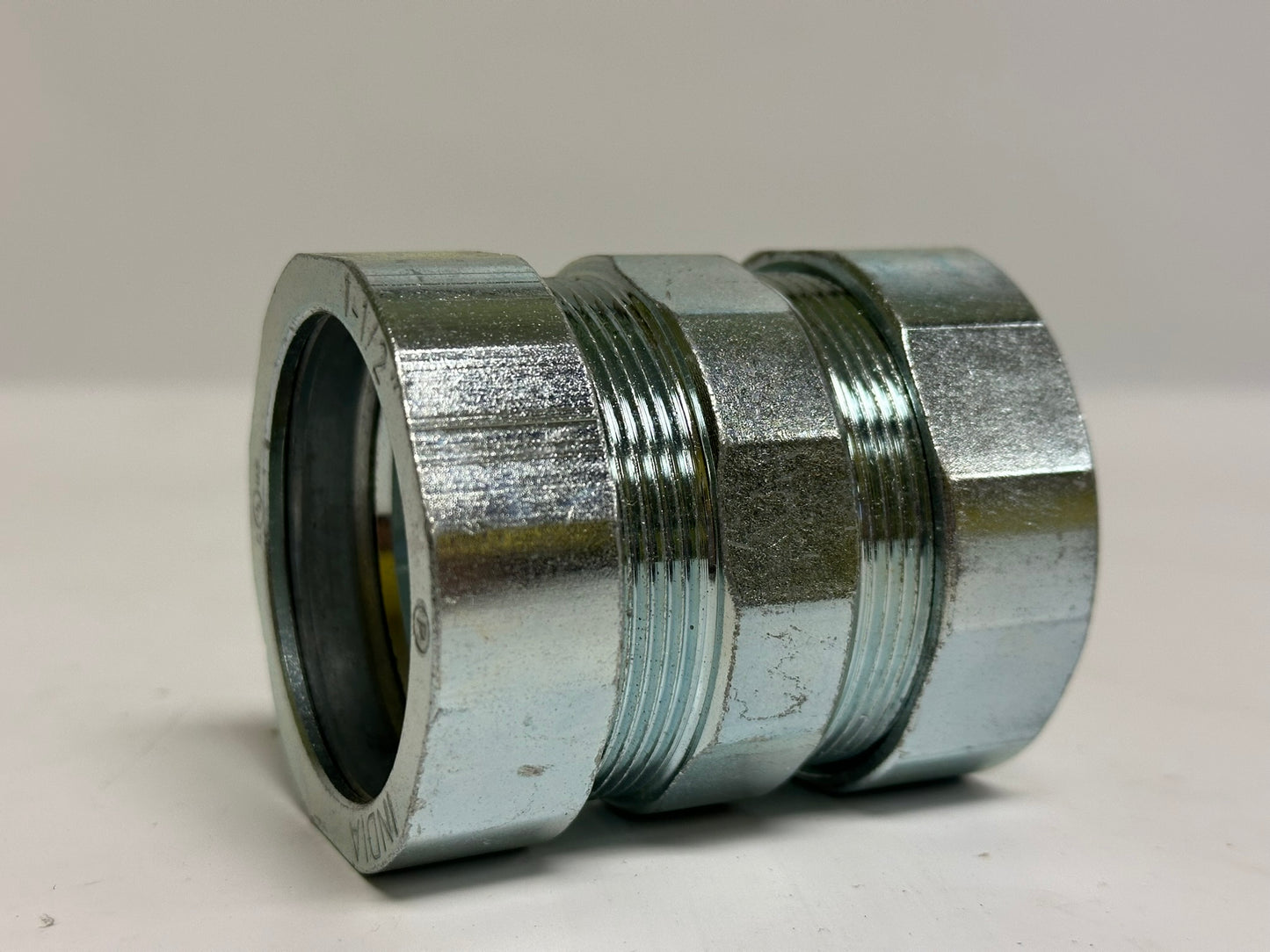 5 PK RACO 1826 Compression Coupling – Zinc, 1-1/2 in., for EMT Conduit