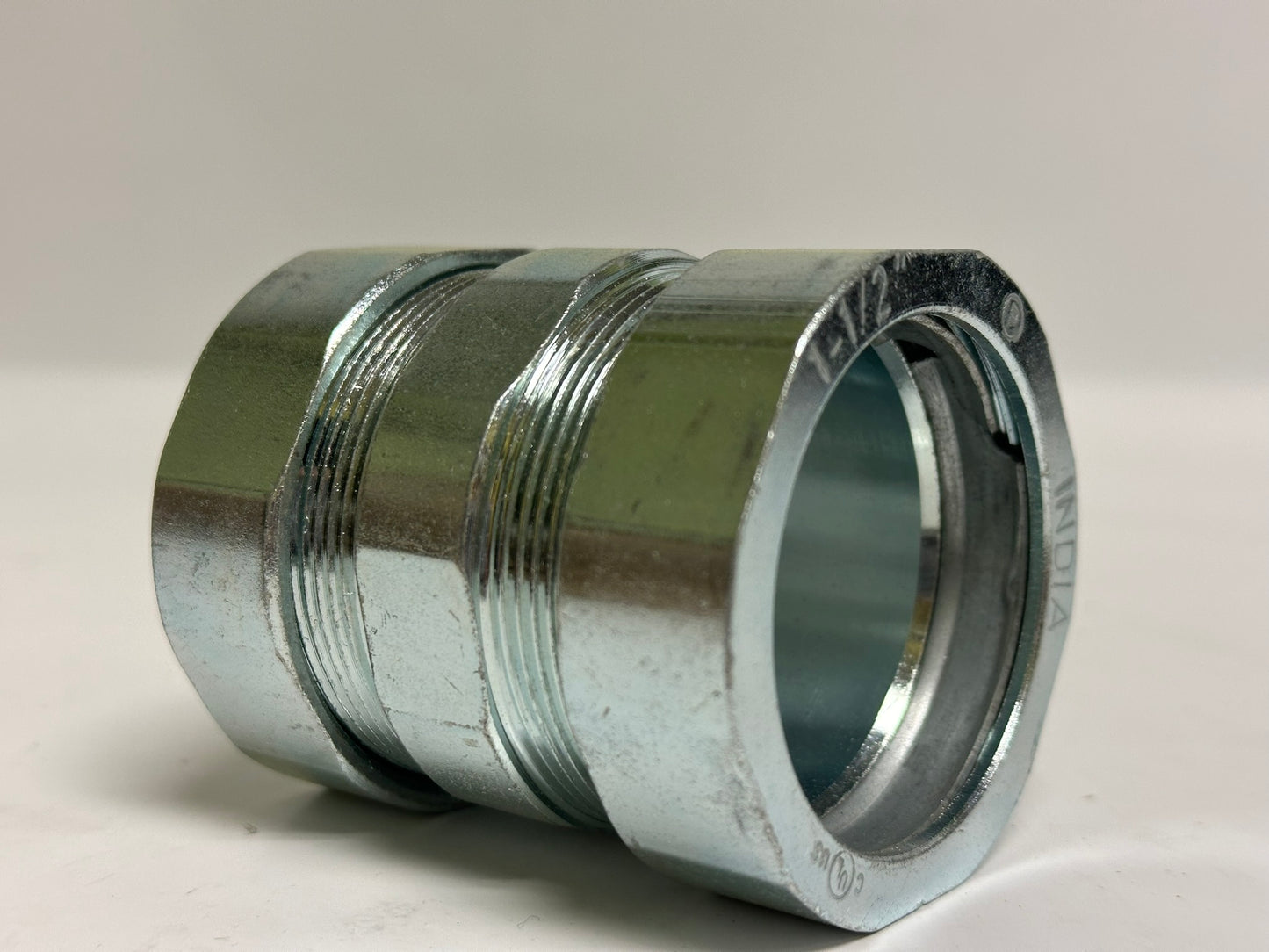 5 PK RACO 1826 Compression Coupling – Zinc, 1-1/2 in., for EMT Conduit