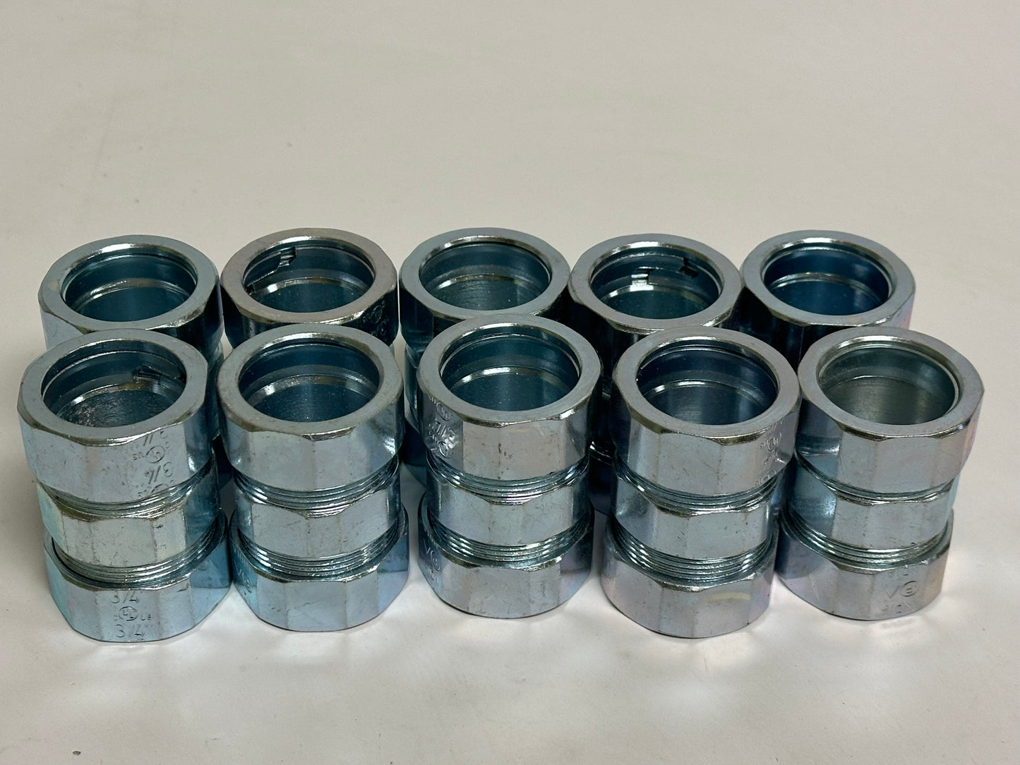 10 PK RACO 1823 Compression Coupling – Zinc, 3/4 in., for EMT Conduit