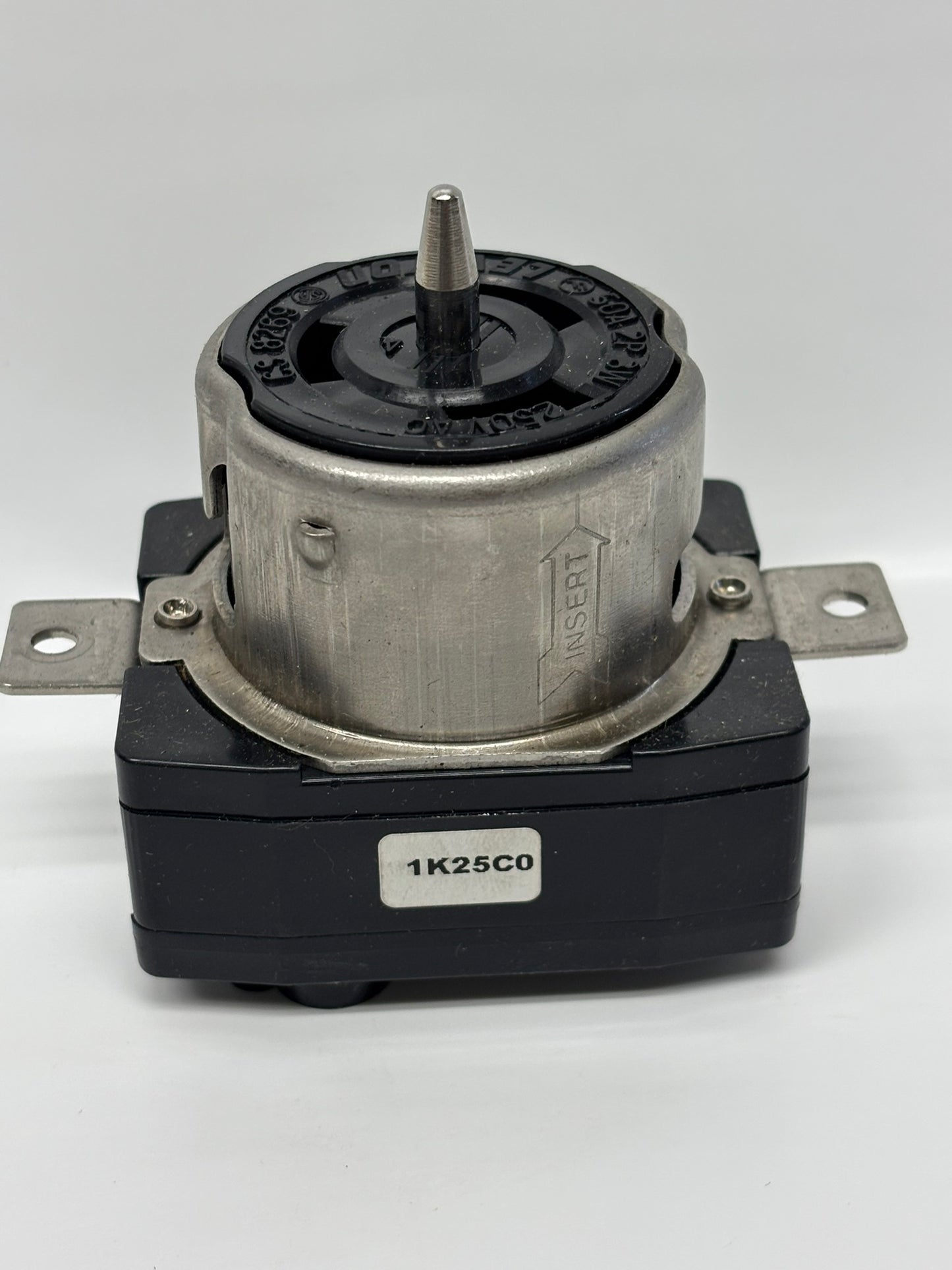 Leviton CS8269 #2Cd Locking Receptacle 2 Pole 3 Wire 50 A 250 VAC