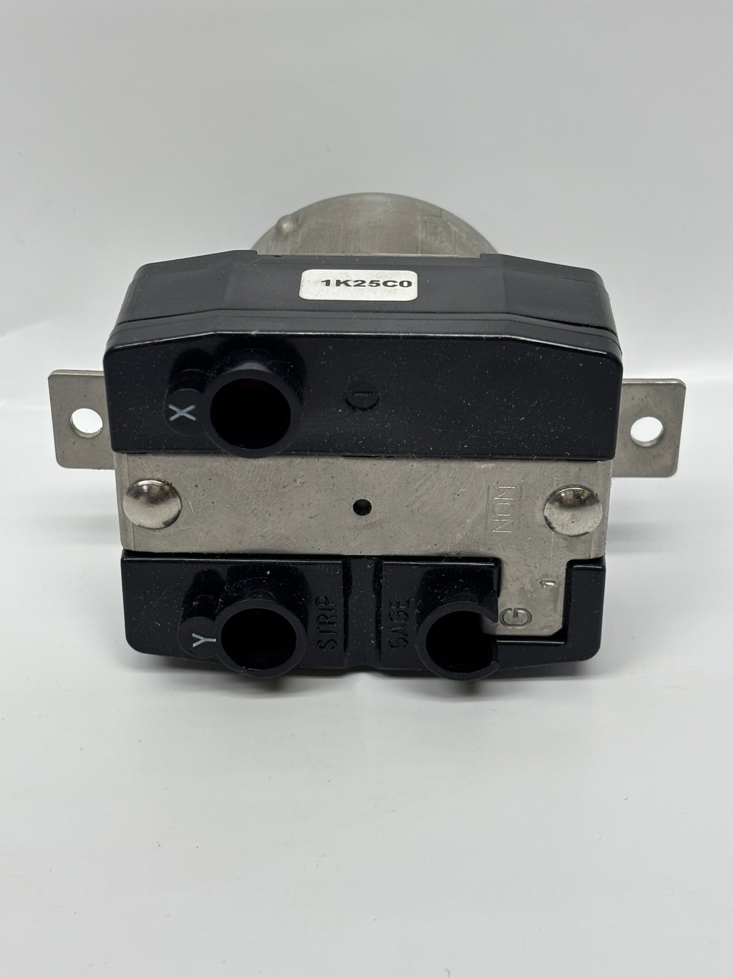 Leviton CS8269 #2Cd Locking Receptacle 2 Pole 3 Wire 50 A 250 VAC