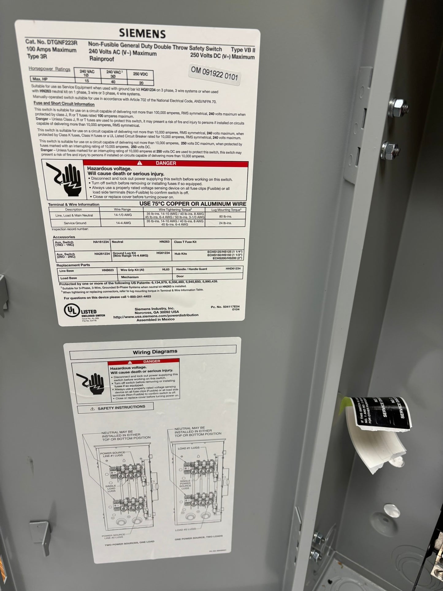 Siemens DTGNF223R Non-Fusible General Duty Double Throw Safety Switch Rainproof 240V 100 AMP Type VB2