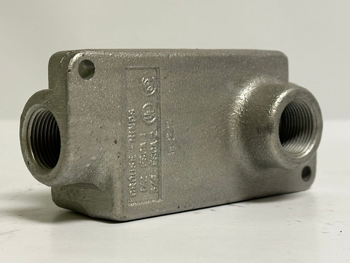 2 PK Eaton Crouse-Hinds FSCA2 Single-Gang Shallow Device Box, 3/4" Hub
