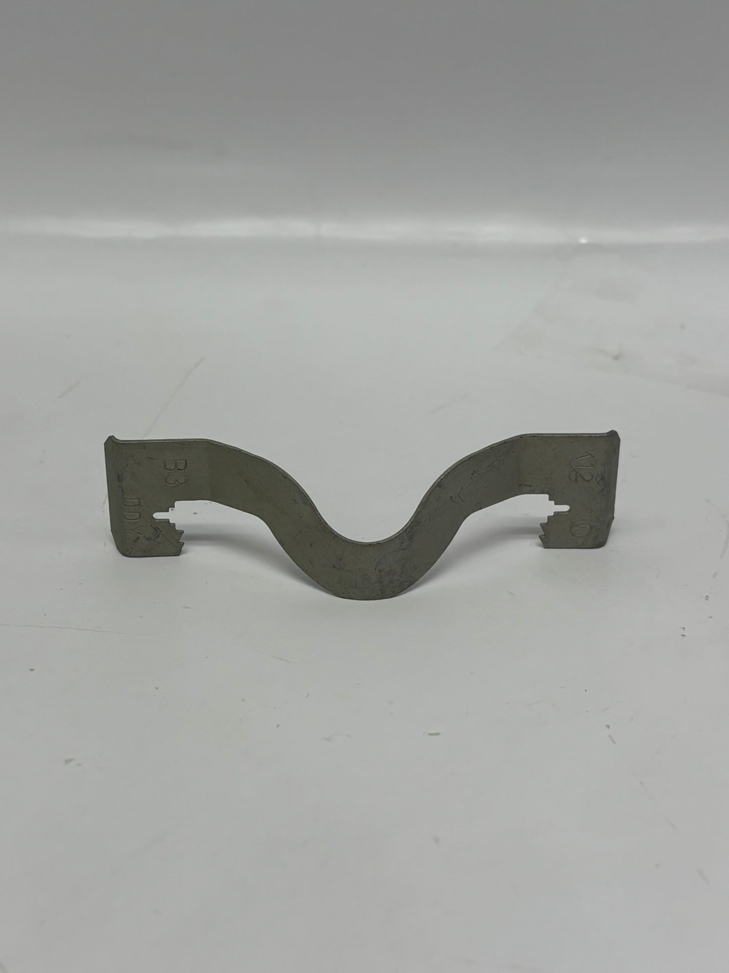 150-Pack Nvent Caddy K12 170670 Kon Clip 33/4 for EMT Conduit to 1/4 1/2 EMT from 5/16 to 1/2 Flange