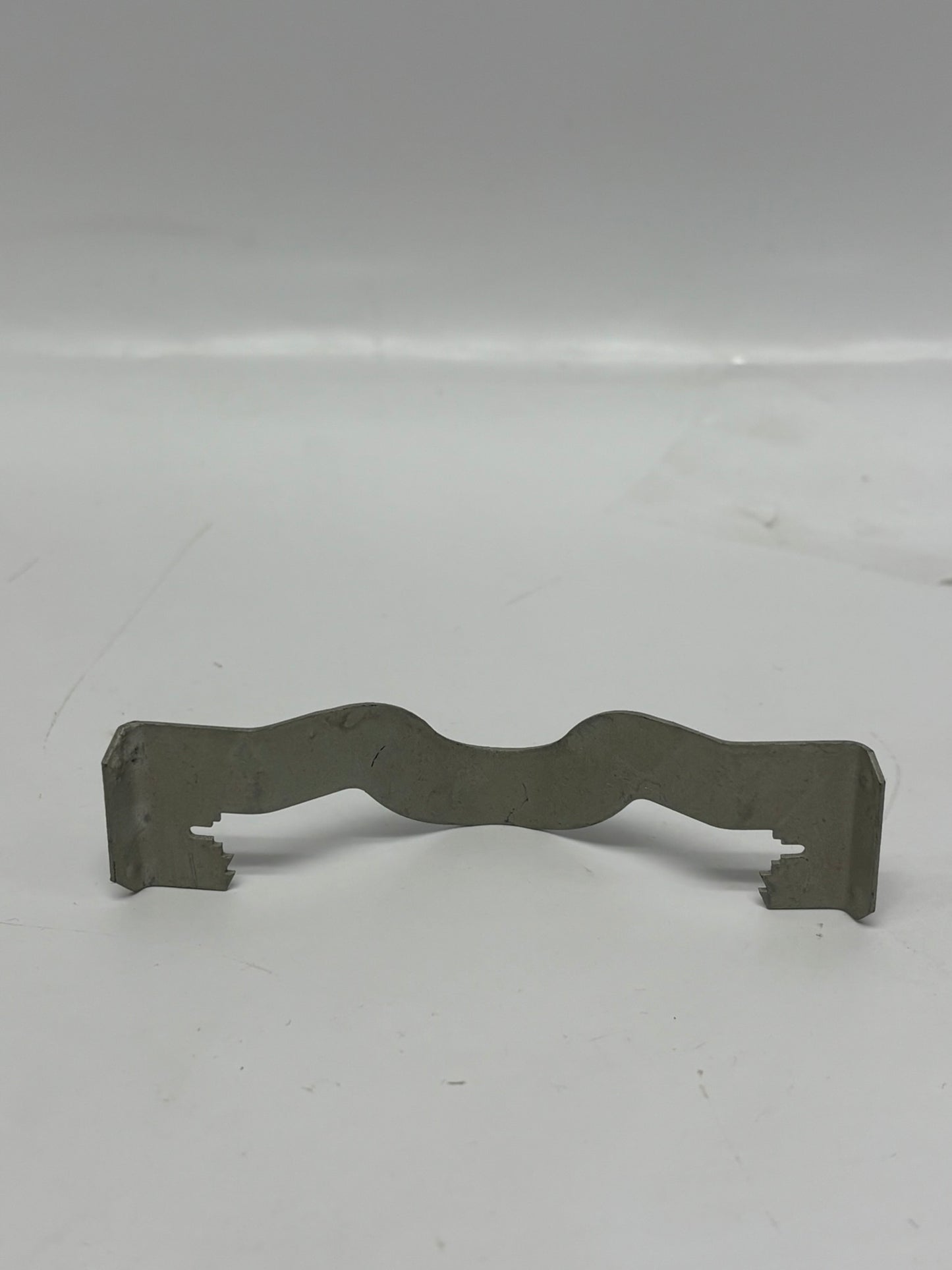 150-Pack Nvent Caddy K12 170670 Kon Clip 33/4 for EMT Conduit to 1/4 1/2 EMT from 5/16 to 1/2 Flange
