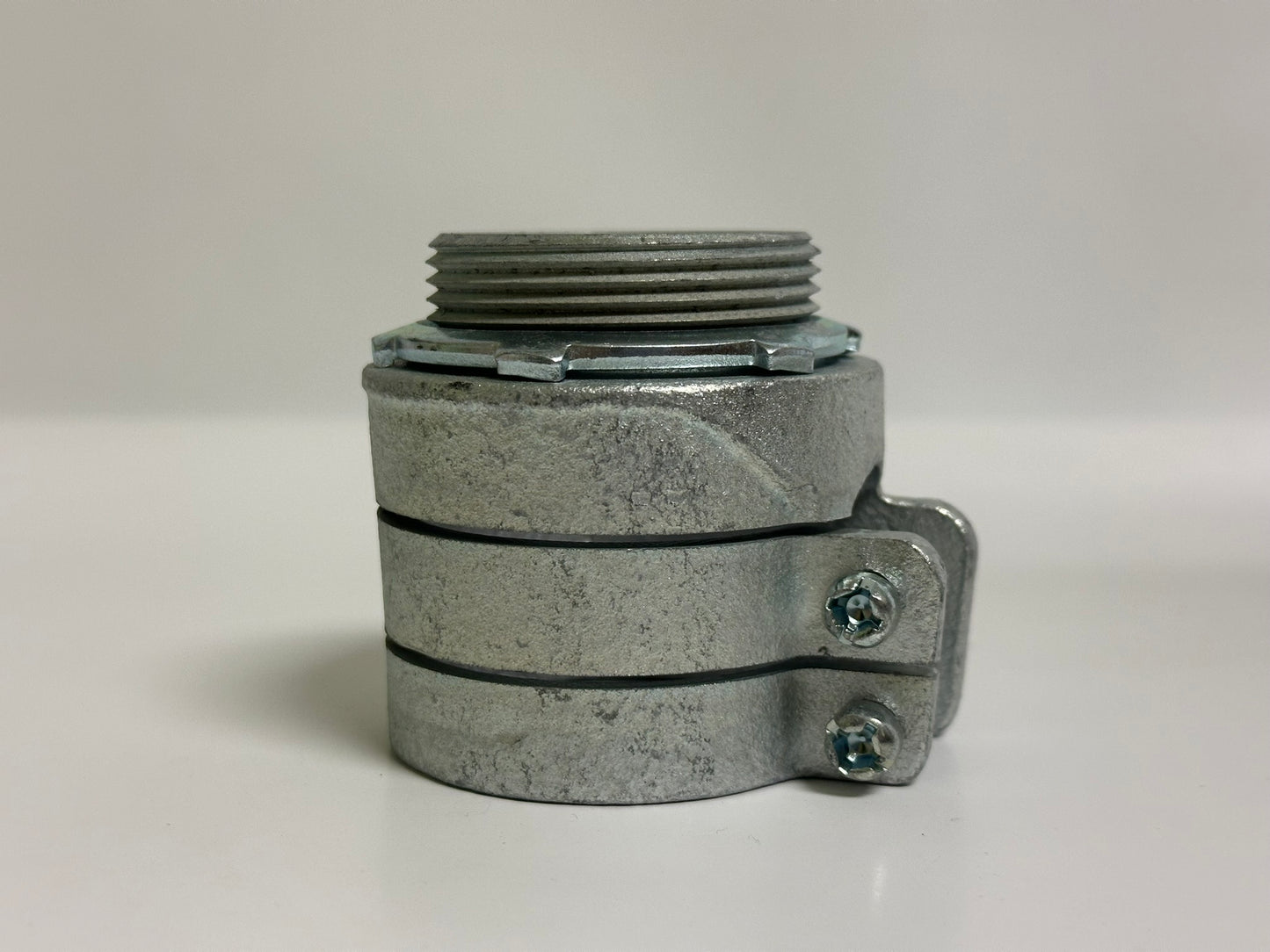 25 PK  RACO 2106 – 1-1/2" Non-Insulated Straight Squeeze Conduit Connector