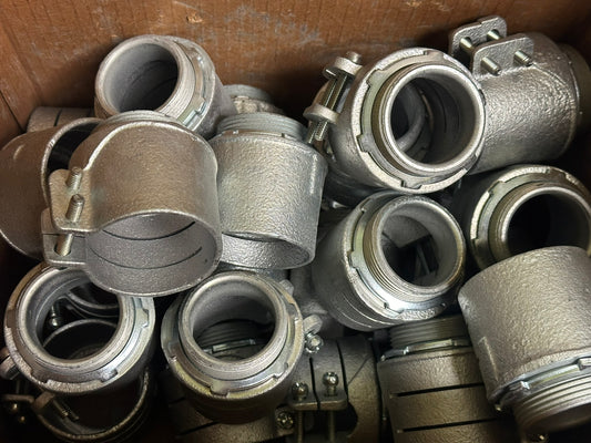 25 PK  RACO 2106 – 1-1/2" Non-Insulated Straight Squeeze Conduit Connector