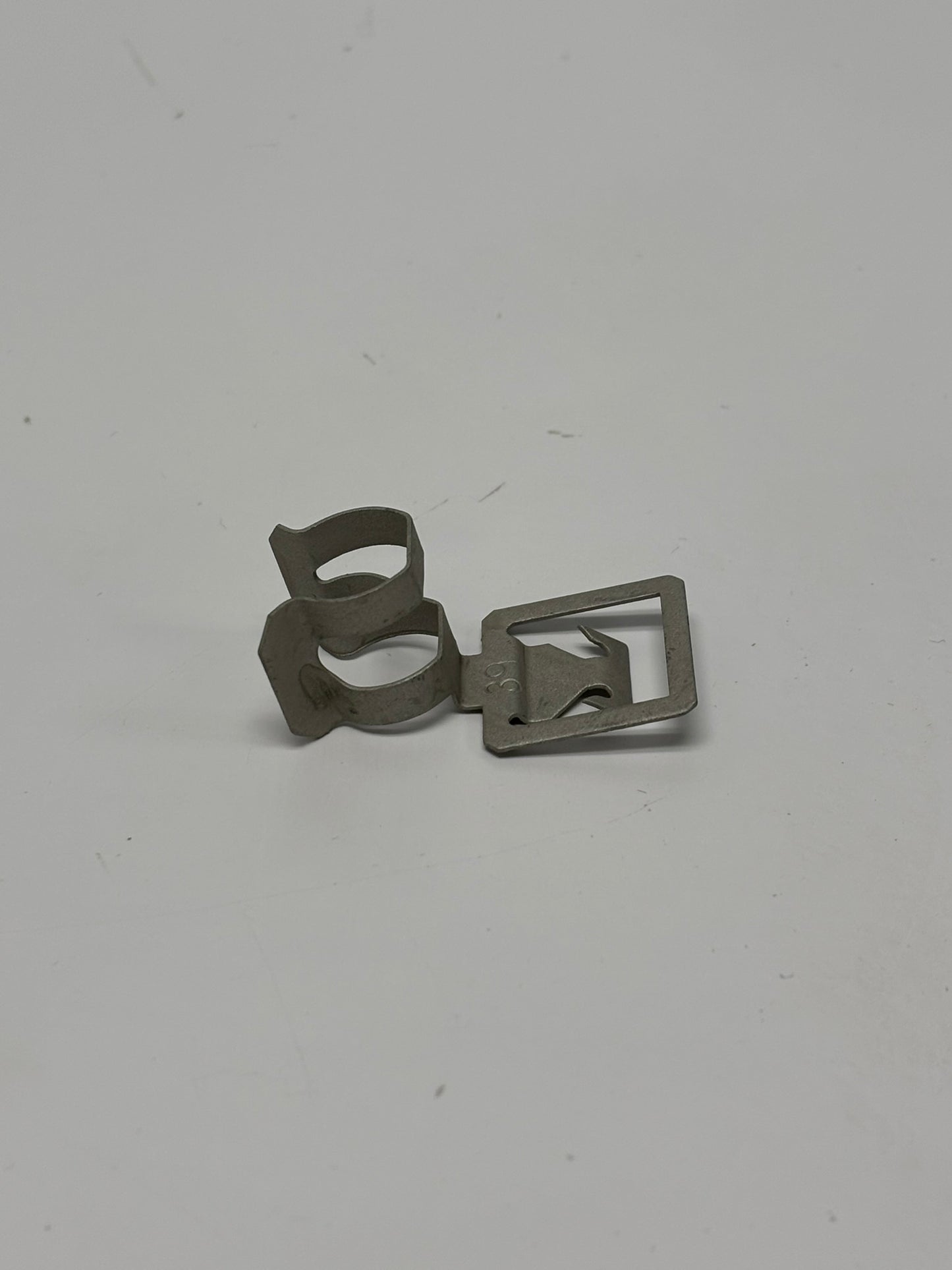 100 PACK Nvent Caddy 459 Spring Steel Corrosion Resistant Through-Stud MC Cable To Metal Stud