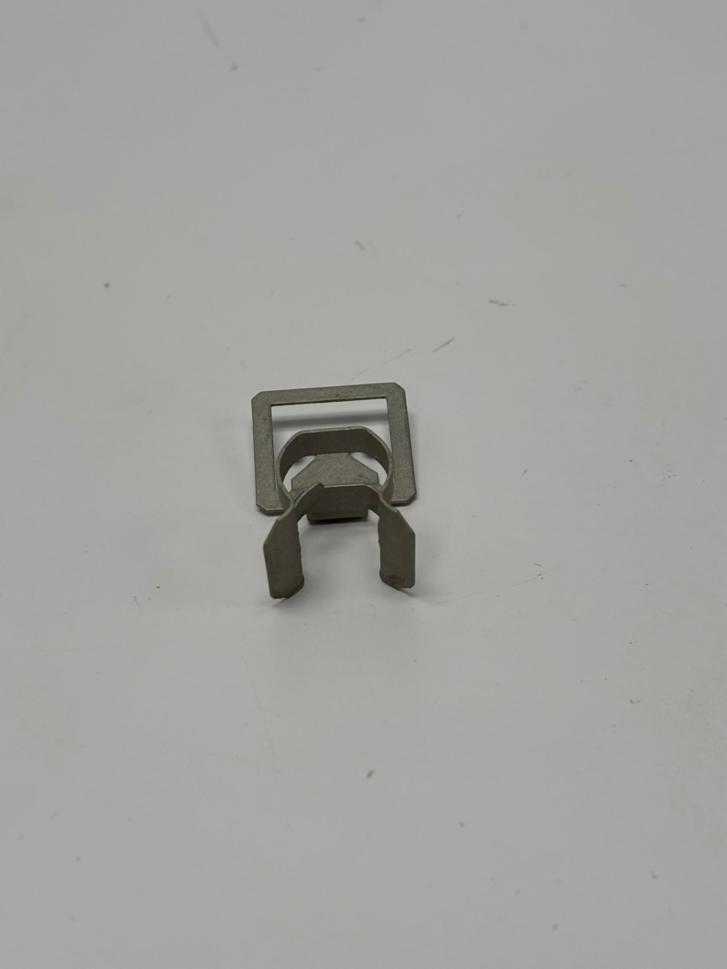 100 PACK Nvent Caddy 459 Spring Steel Corrosion Resistant Through-Stud MC Cable To Metal Stud