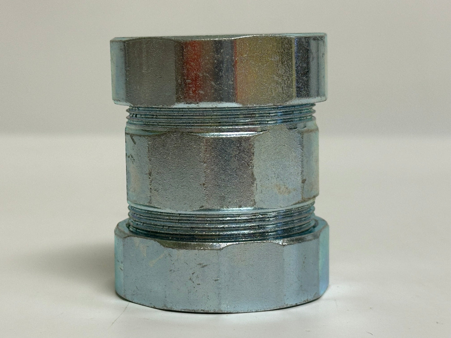 6 PK RACO 1825 2-1/2" EMT Compression Coupling – Steel, Concrete-Tight