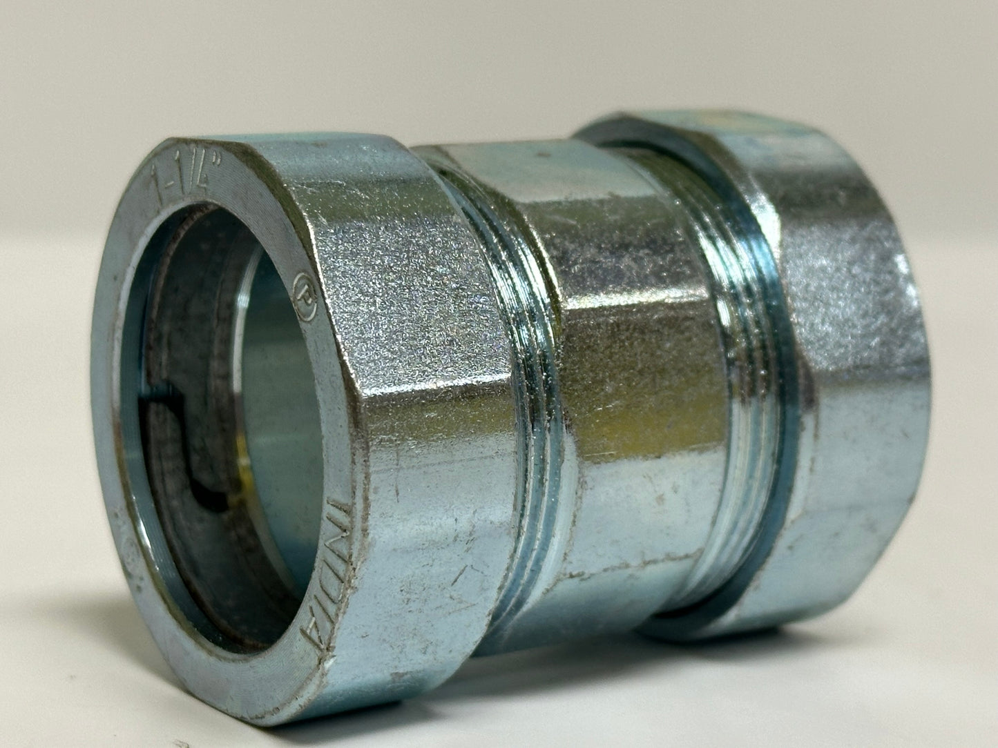 6 PK RACO 1825 2-1/2" EMT Compression Coupling – Steel, Concrete-Tight