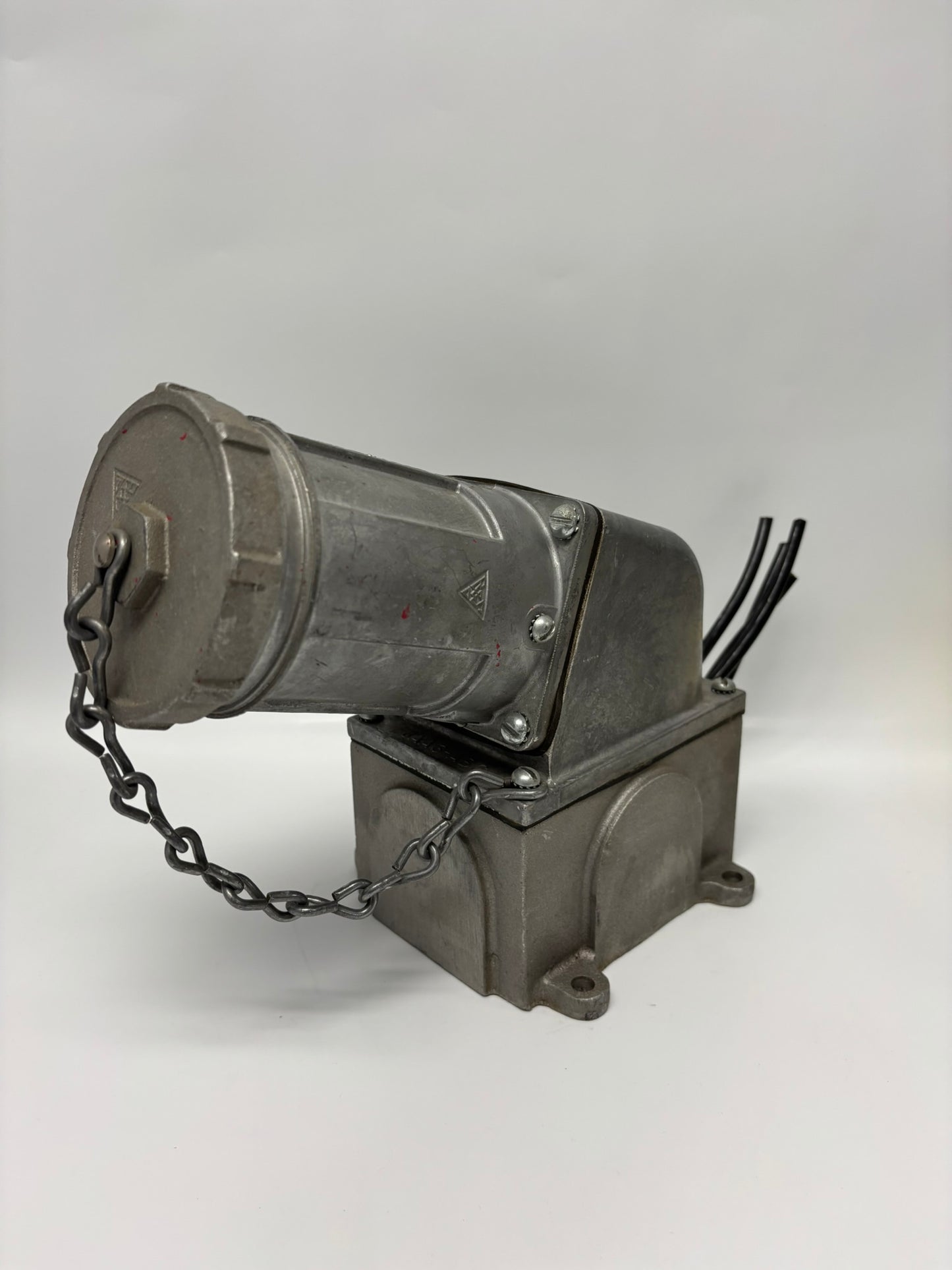 Russellstoll 7324-78 3 Pole 4 Wire Receptacle 60A 600VAC 250 VDC