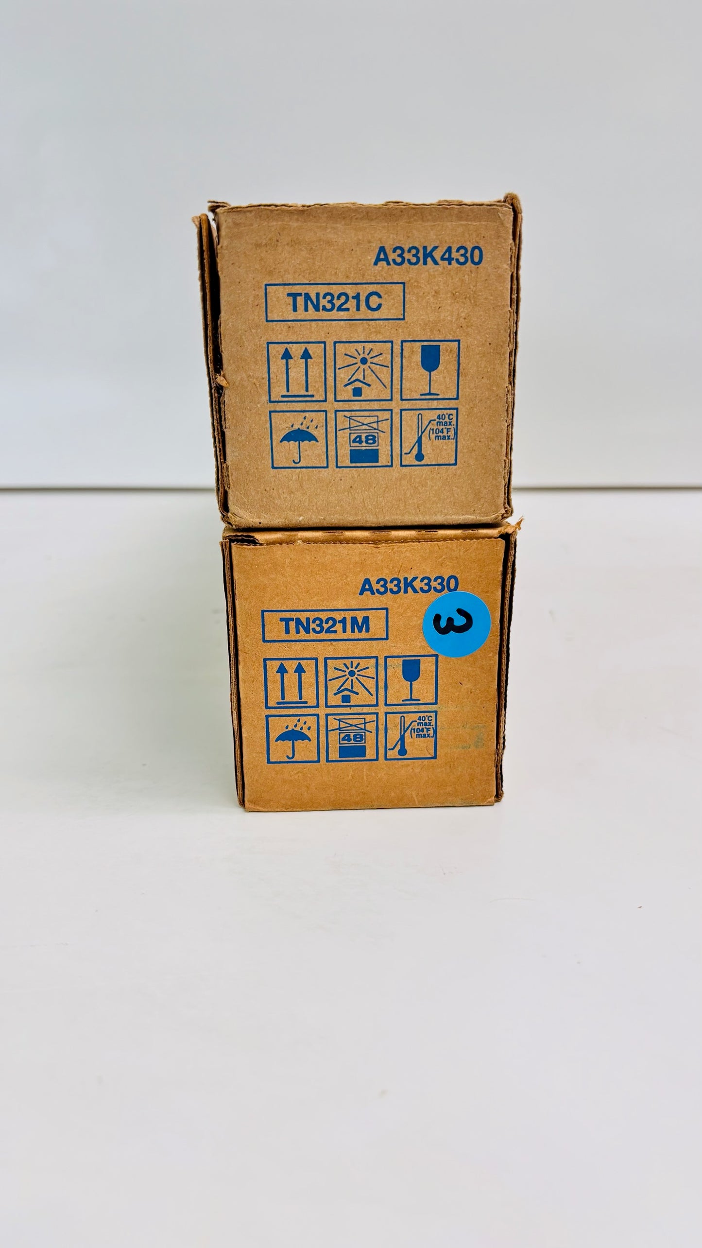 2 Genuine Konica Minolta C224, C284, C364e Cyan, Magenta Toners TN321