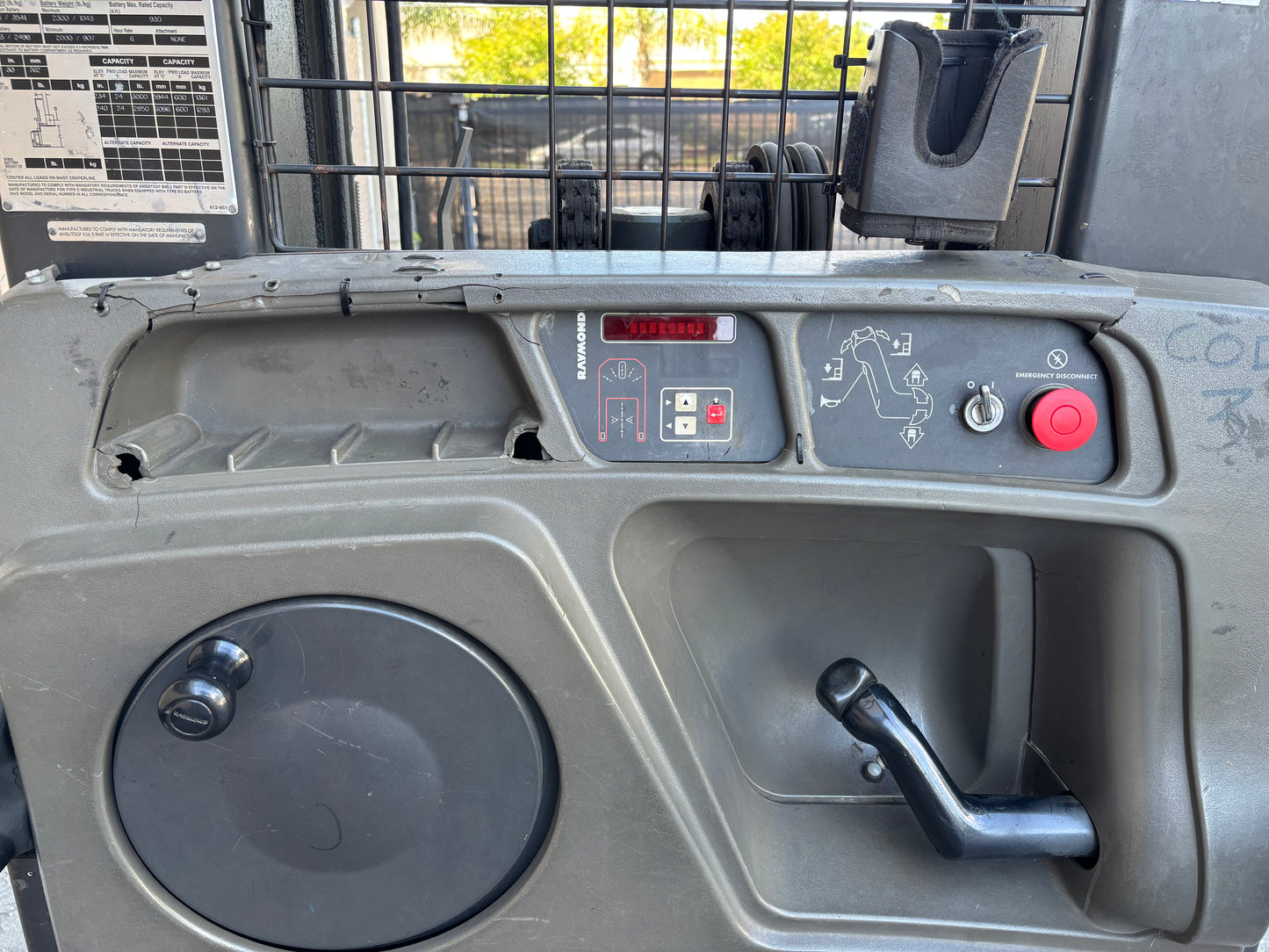 2011 Raymond 560-0PC30TT Low Hours 456 Stand Up Electric Order Picker 36V 118-Inch Reach