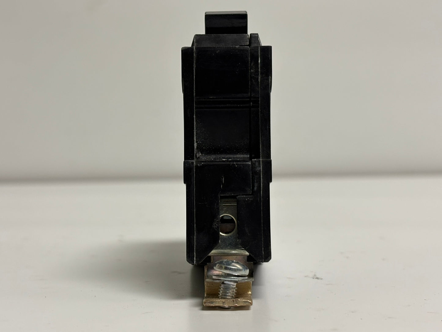 10 PK ABB THQB1120 20A Single-Pole Bolt-On Circuit Breaker – Q-Line Series