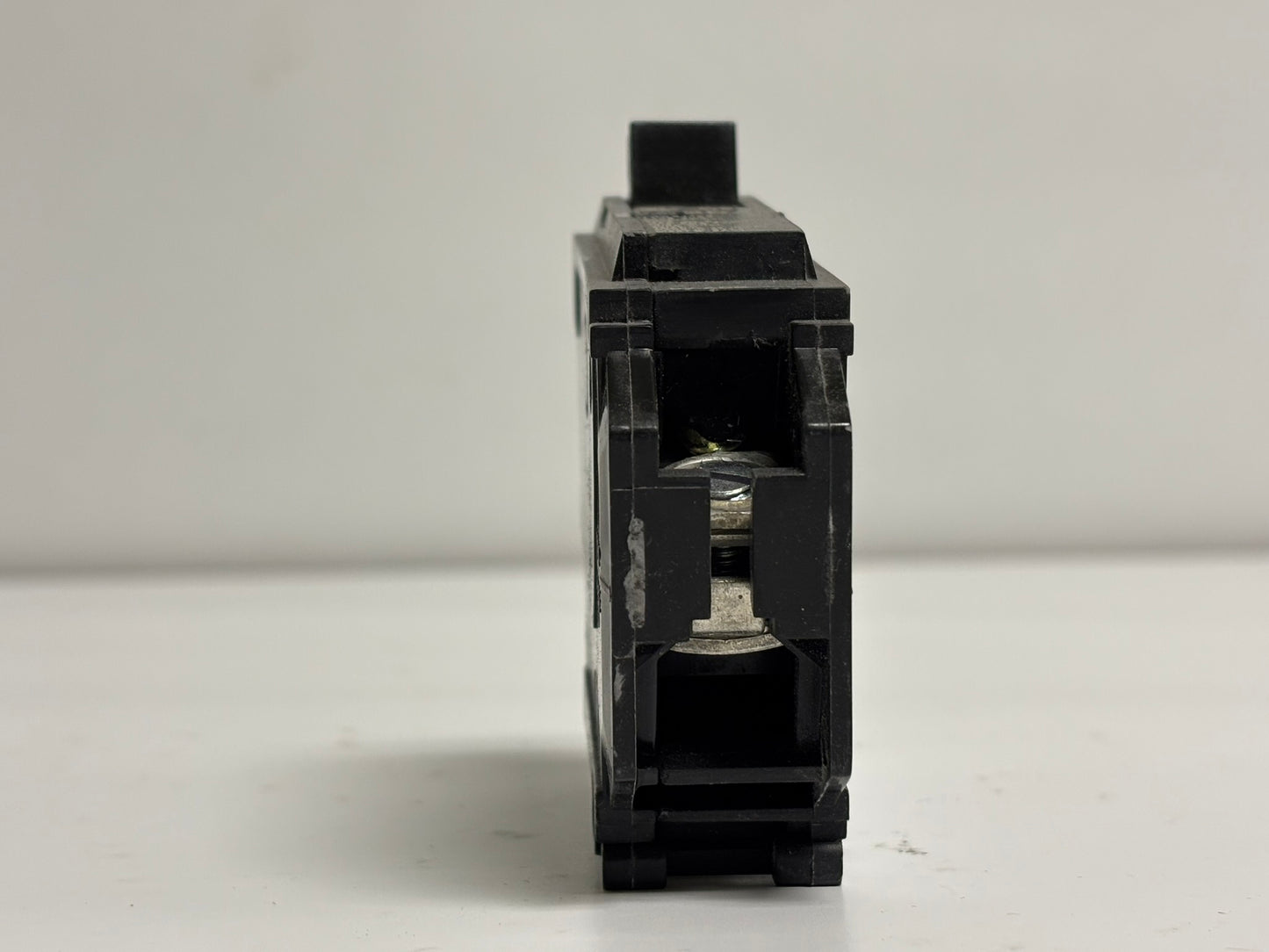 10 PK ABB THQB1120 20A Single-Pole Bolt-On Circuit Breaker – Q-Line Series