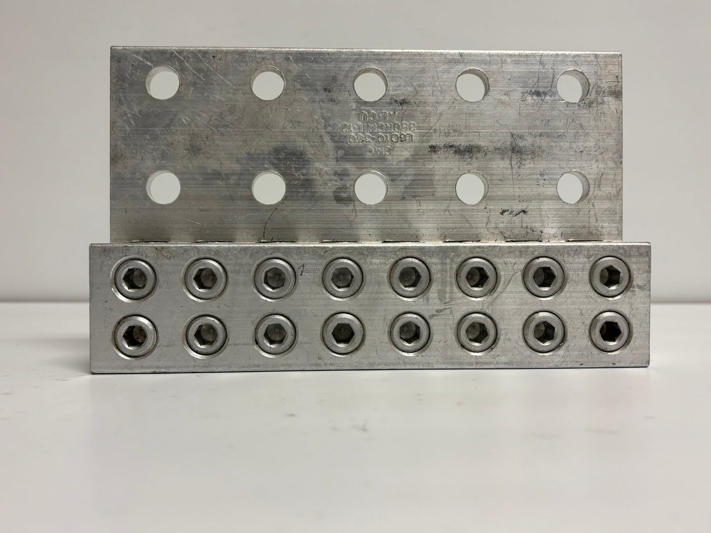 CMC L8D10-350 10-Port Dual-Rated Aluminum Lug Connector – 350 kcmil to 12 AWG