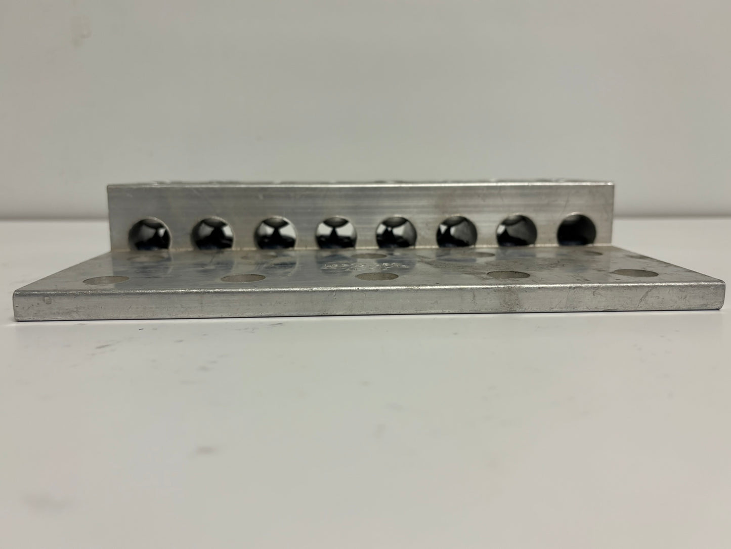 CMC L8D10-350 10-Port Dual-Rated Aluminum Lug Connector – 350 kcmil to 12 AWG