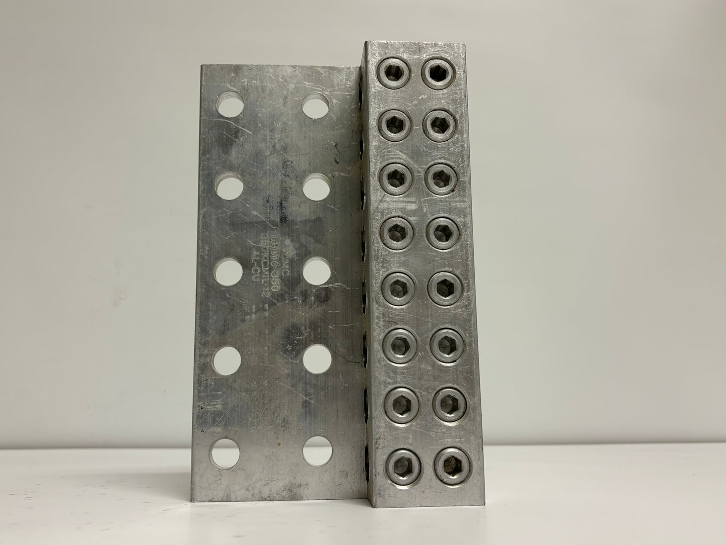 CMC L8D10-350 10-Port Dual-Rated Aluminum Lug Connector – 350 kcmil to 12 AWG