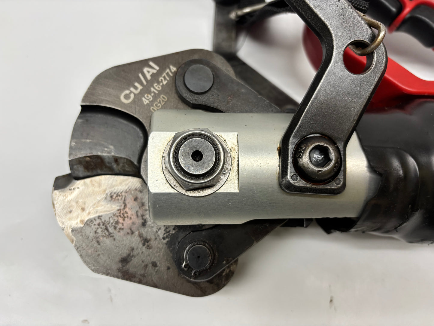 Milwaukee (2776r-20) M18 FORCE LOGIC 3” Cable Cutter Blade needs replacement
