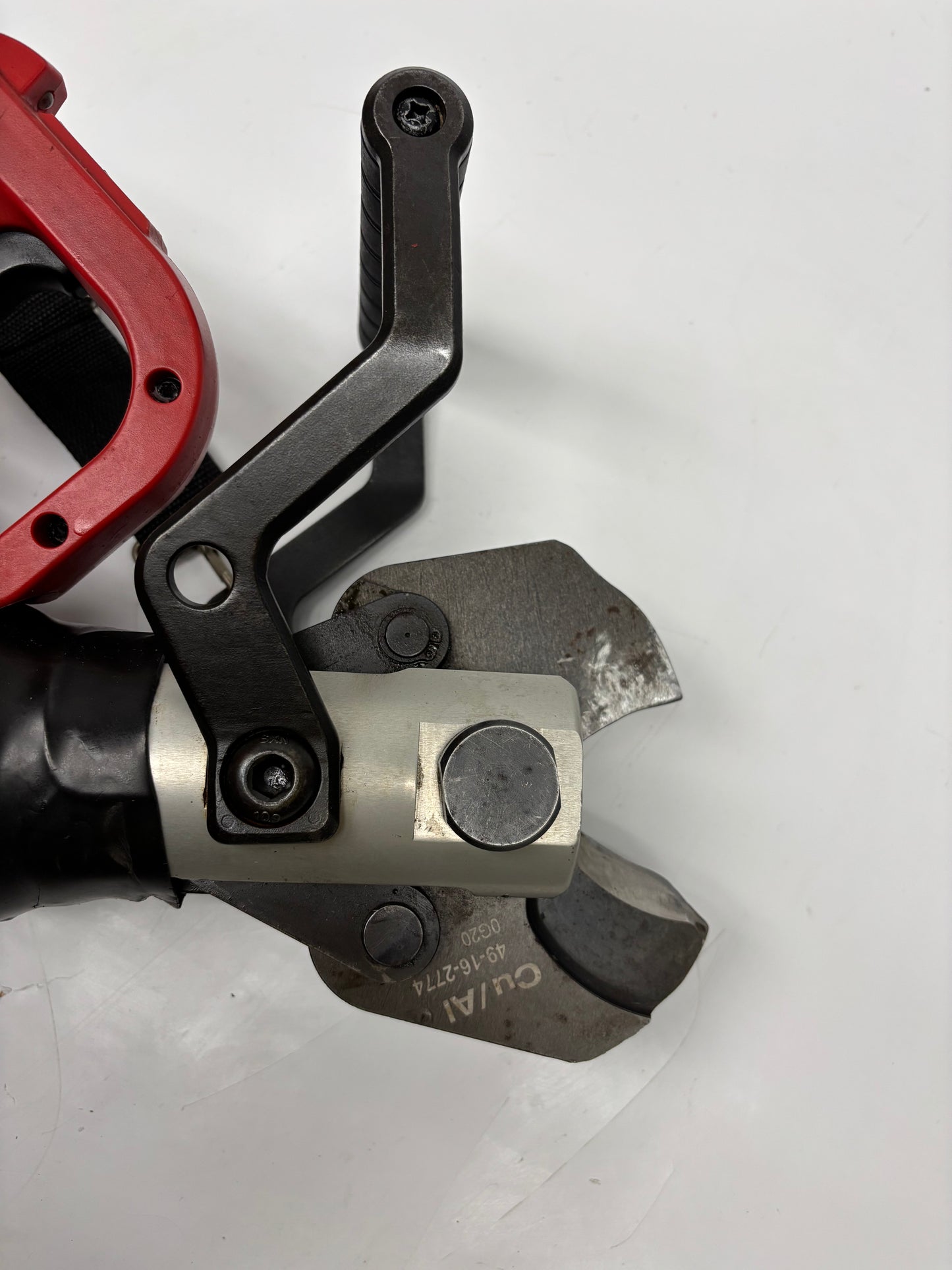 Milwaukee (2776r-20) M18 FORCE LOGIC 3” Cable Cutter Blade needs replacement