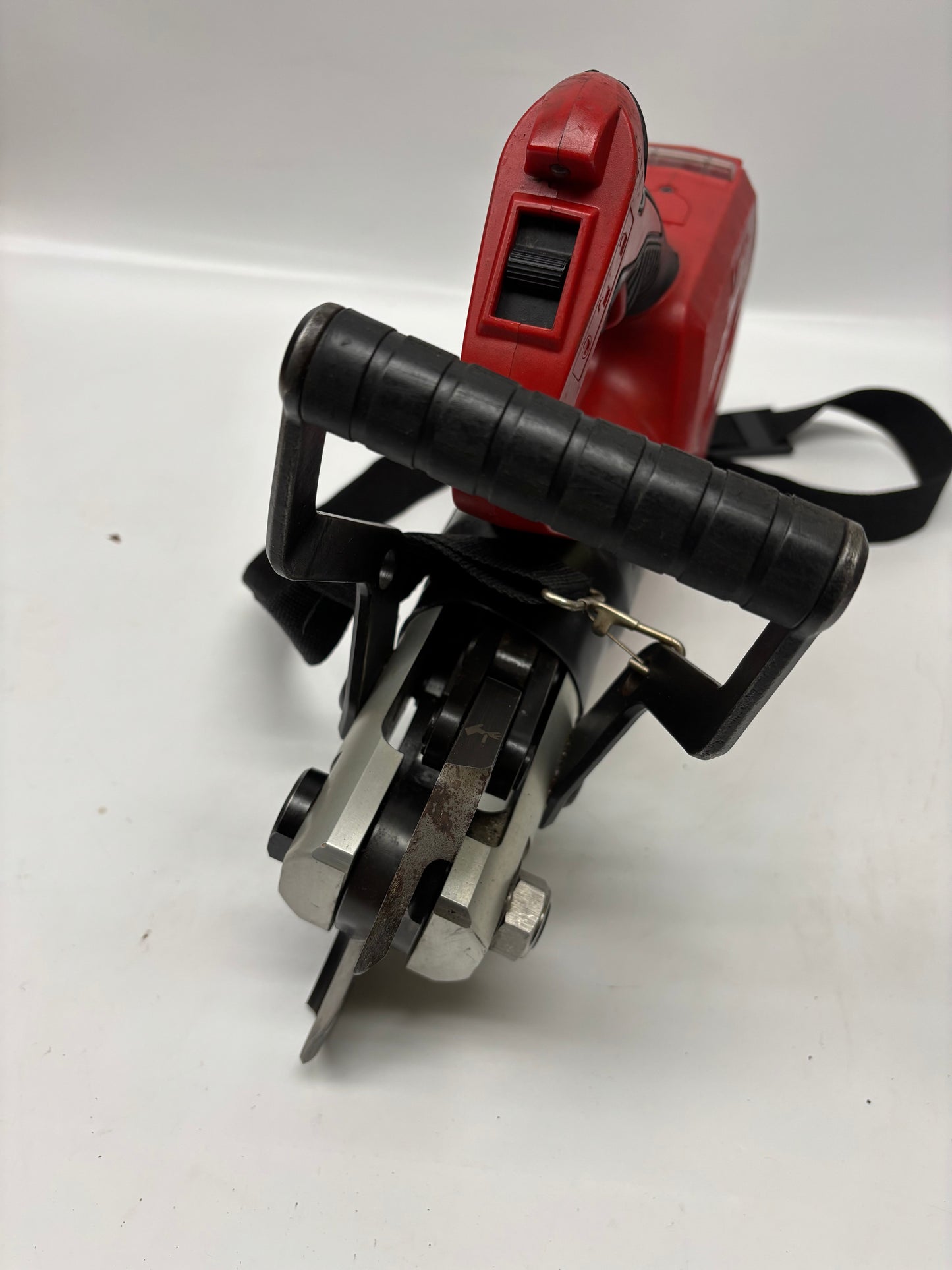 Milwaukee (2776r-20) M18 FORCE LOGIC 3” Cable Cutter Blade needs replacement