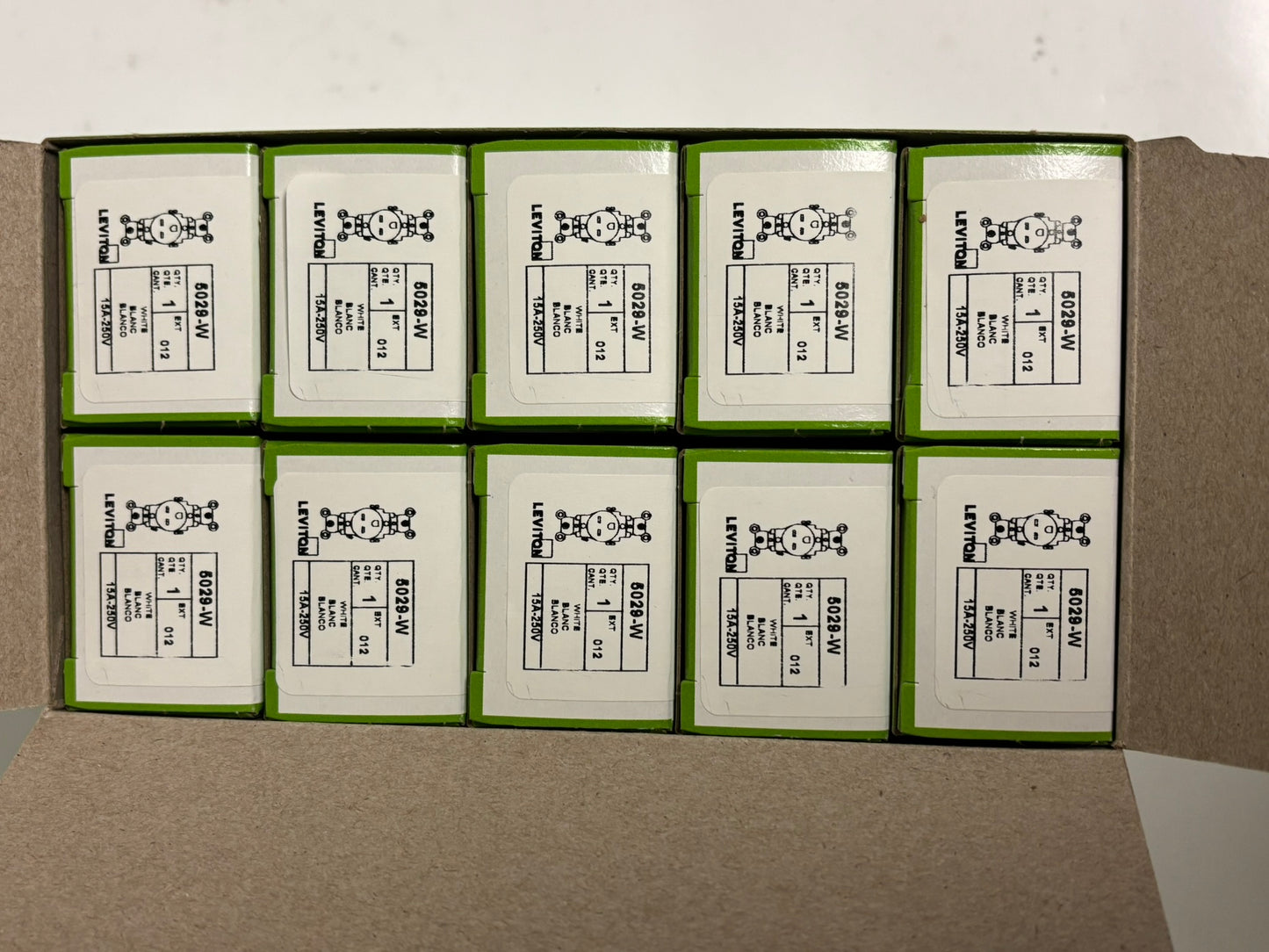 10 PK Leviton 5029-W 15A 250V Commercial Grade NEMA 6-15R Receptacle
