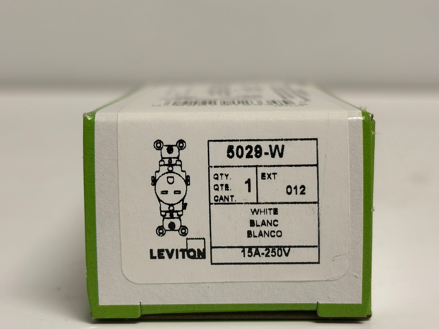 10 PK Leviton 5029-W 15A 250V Commercial Grade NEMA 6-15R Receptacle