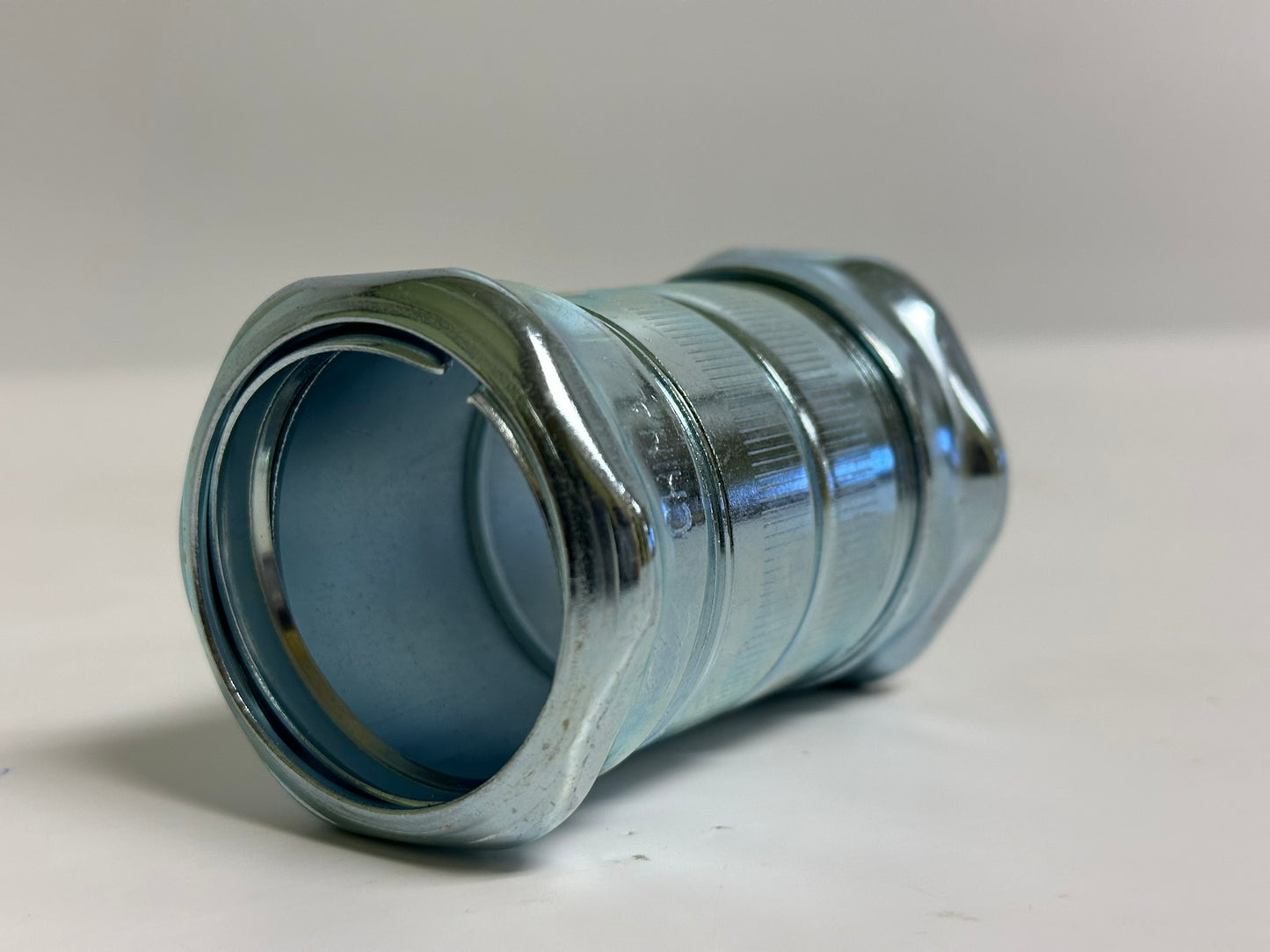 20 PK Raco 2926 1-1/2" EMT Compression Coupling, Steel, Concrete-Tight, UL Listed