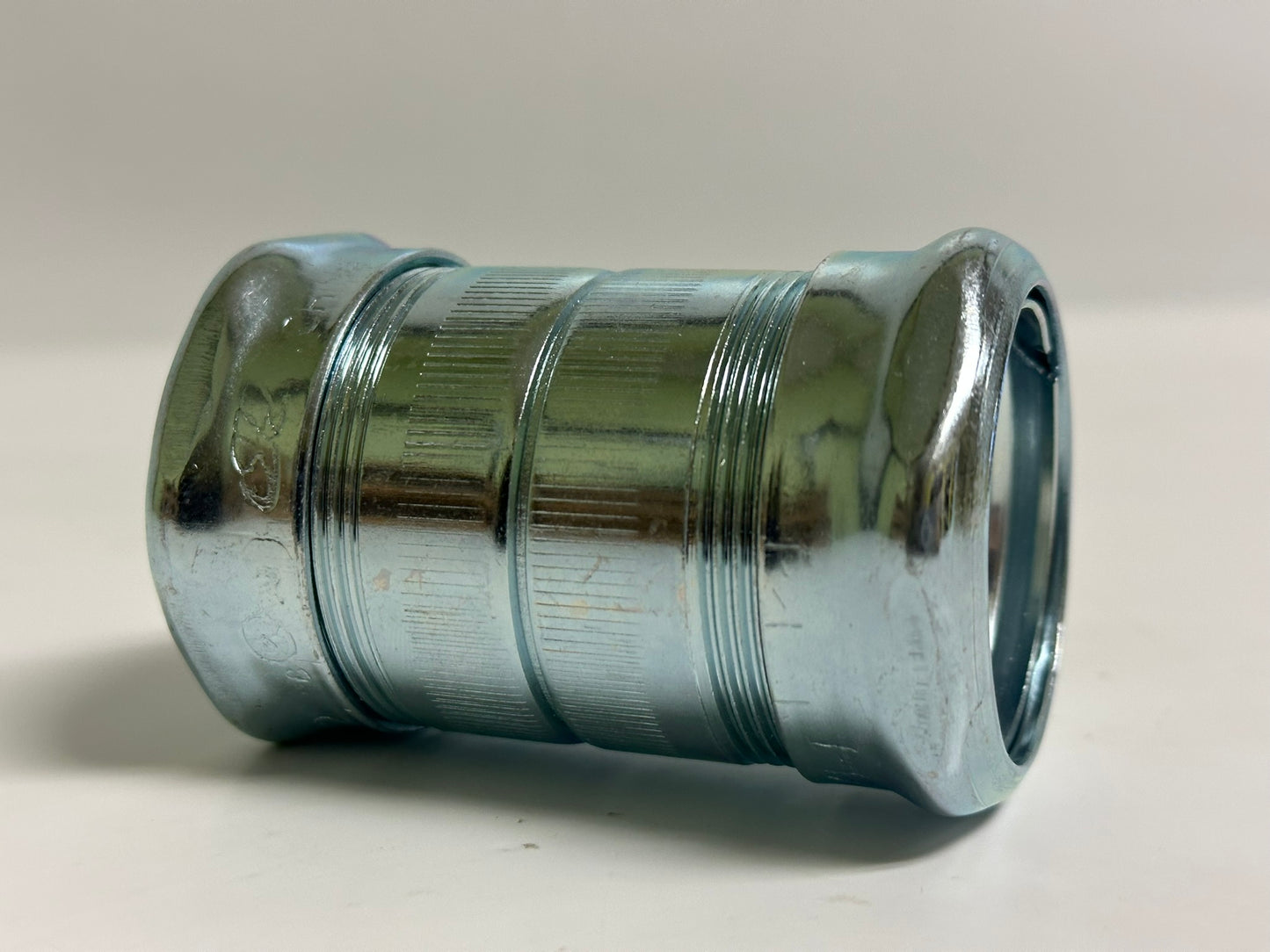 20 PK Raco 2926 1-1/2" EMT Compression Coupling, Steel, Concrete-Tight, UL Listed