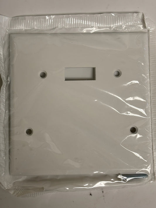 25 PK Leviton 88006 2-Gang Combination Wallplate – 1 Toggle, 1 Blank, White
