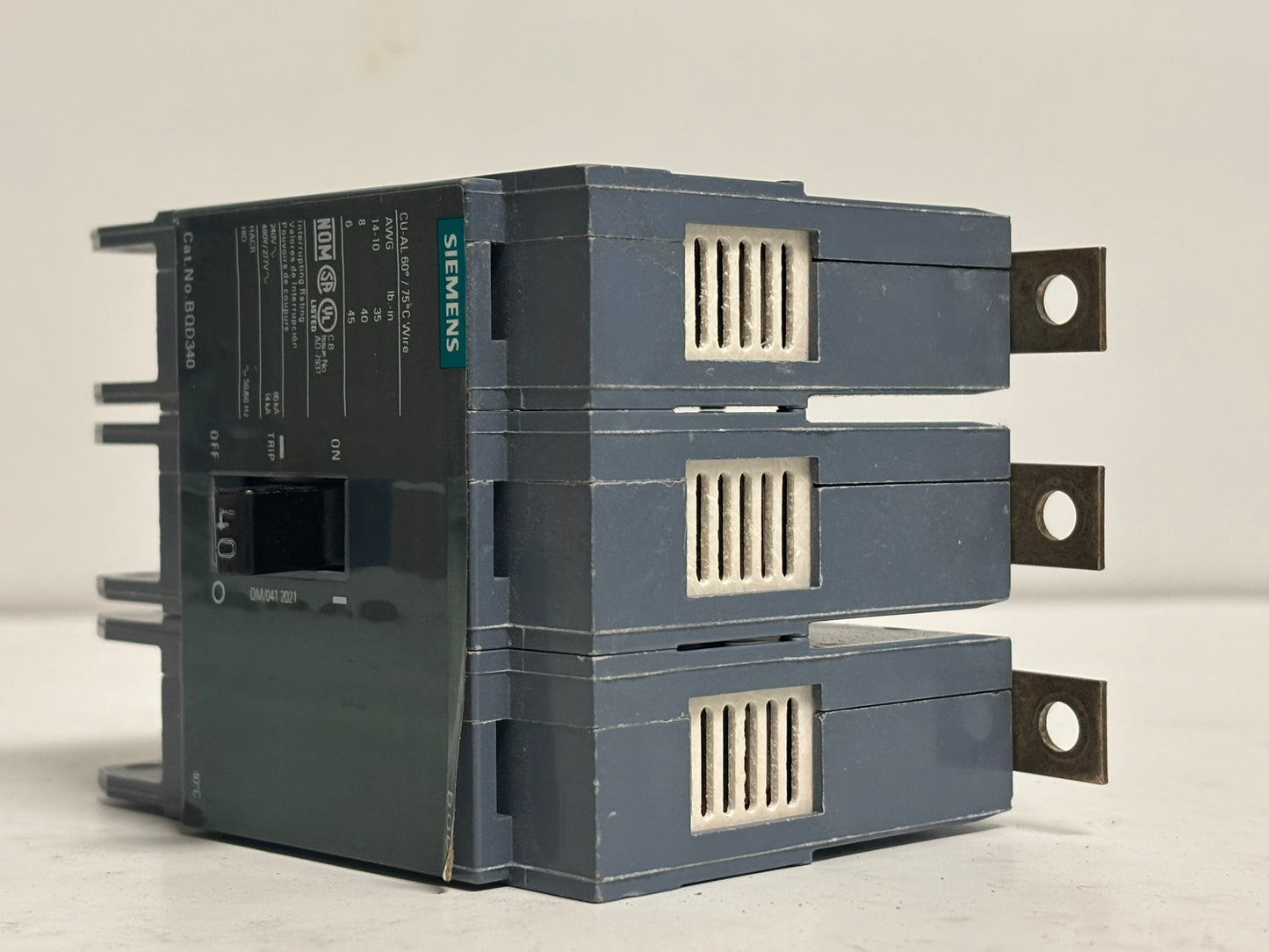Siemens BQD340 40A 3-Pole 480V AC Thermal-Magnetic Circuit Breaker