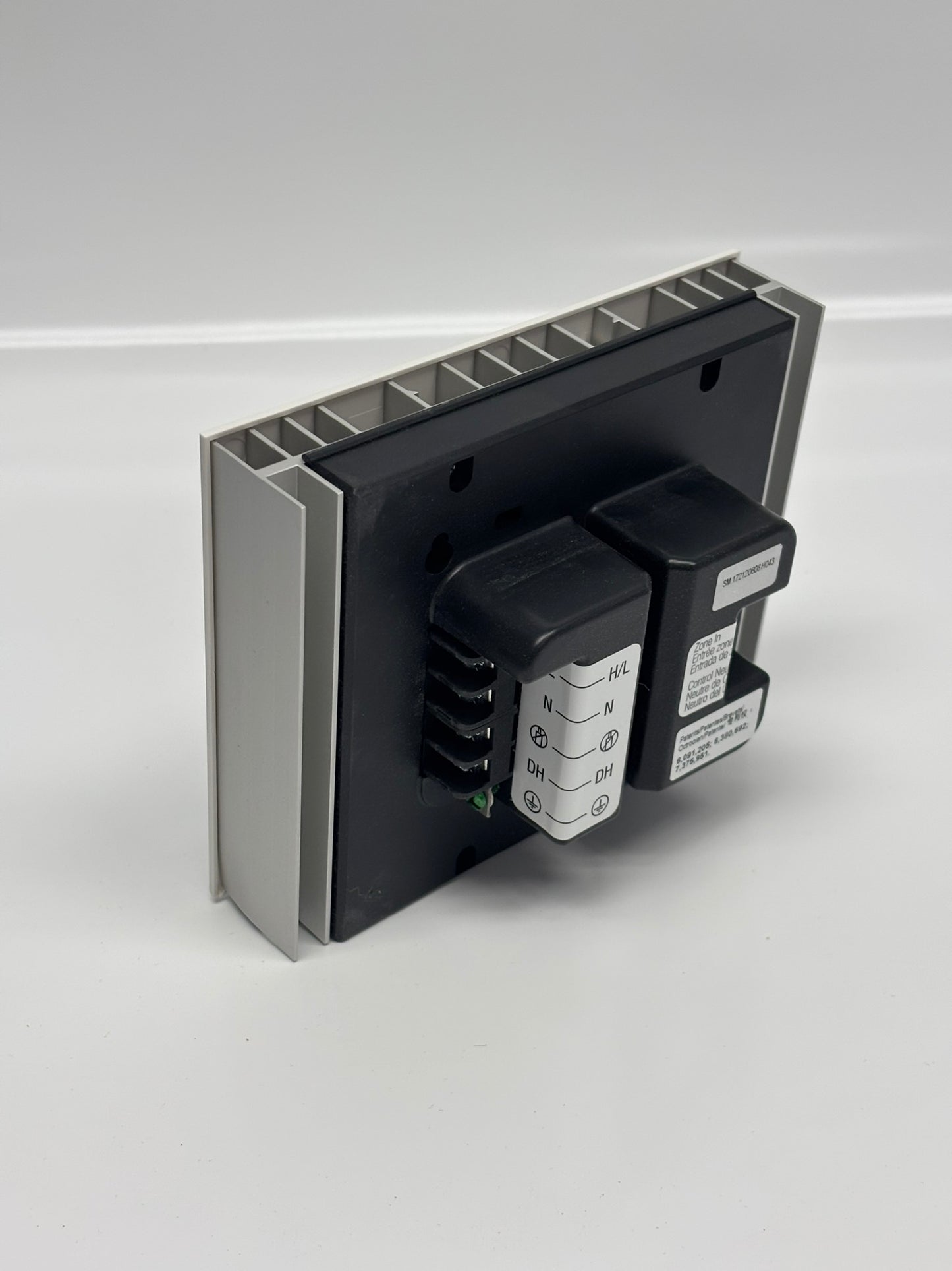 Lutron PHPM-WBX-120-WH Phase-Adaptive Power Module 120-277V 49W T5HO 2 Lamps