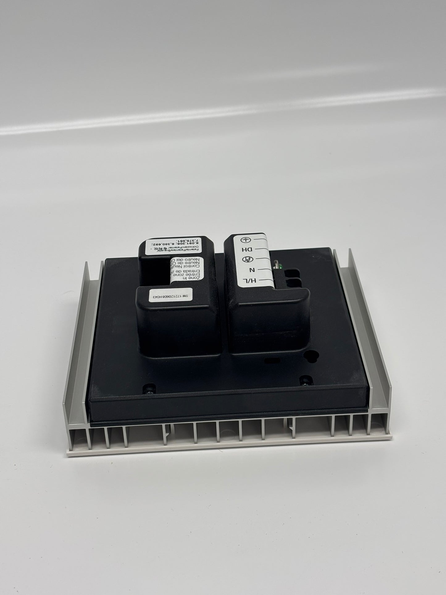 Lutron PHPM-WBX-120-WH Phase-Adaptive Power Module 120-277V 49W T5HO 2 Lamps