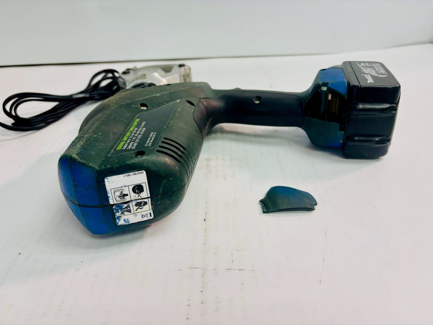 Greenlee Gator ESG50L Battery-Powered Hydraulic Cable Cutter