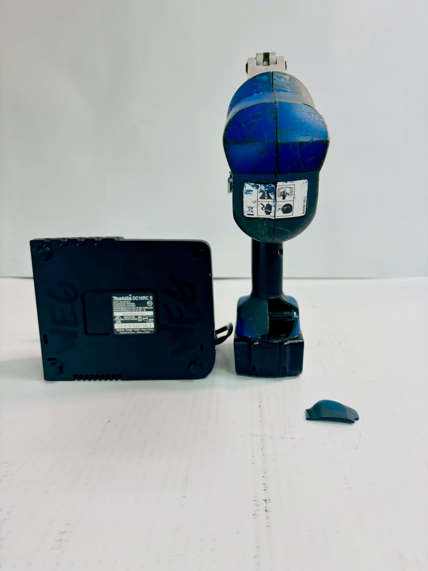 Greenlee Gator ESG50L Battery-Powered Hydraulic Cable Cutter