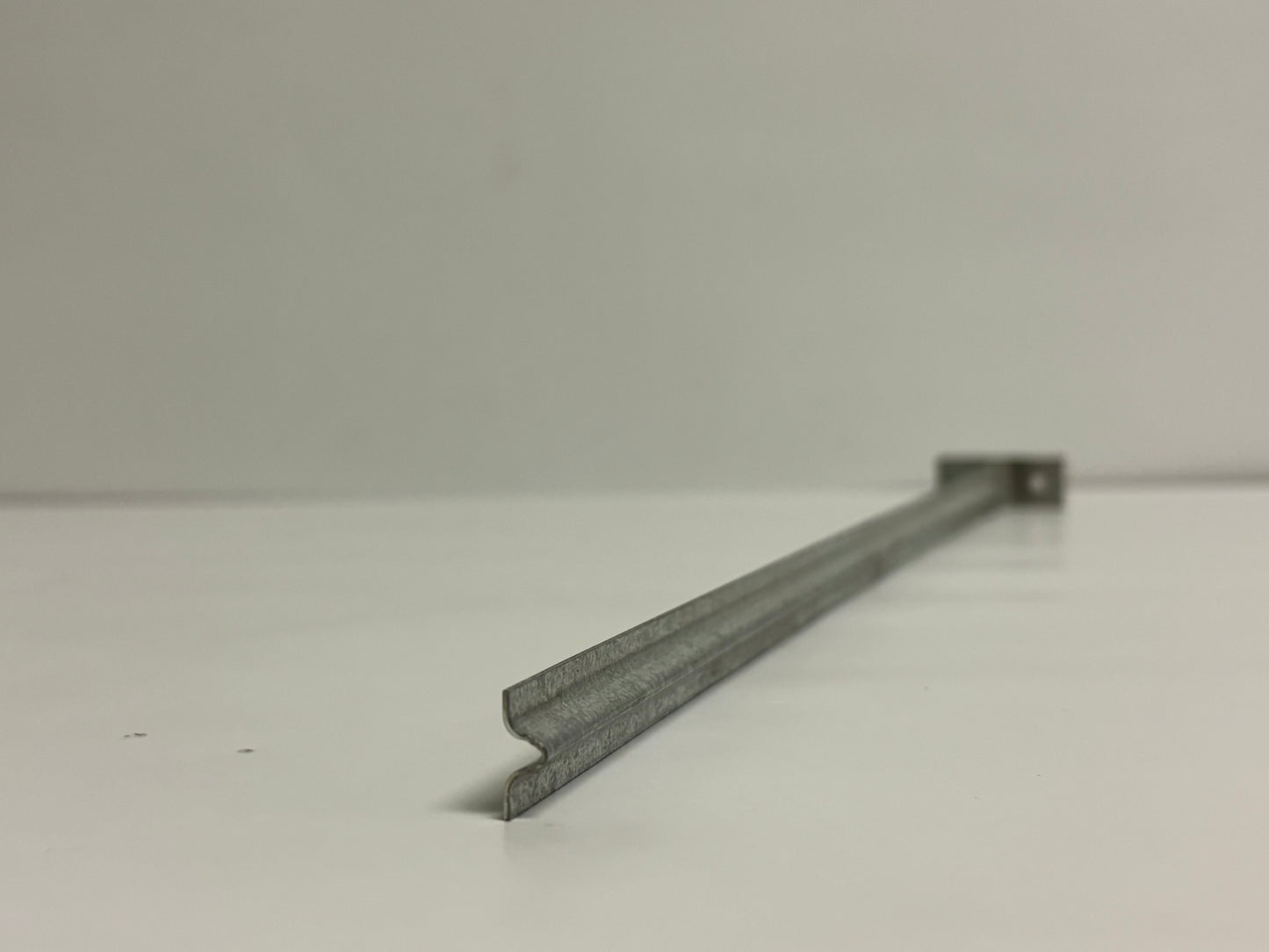40 PK nVent CADDY 517A Adjustable Light Fixture Bar for T-Grid Ceilings