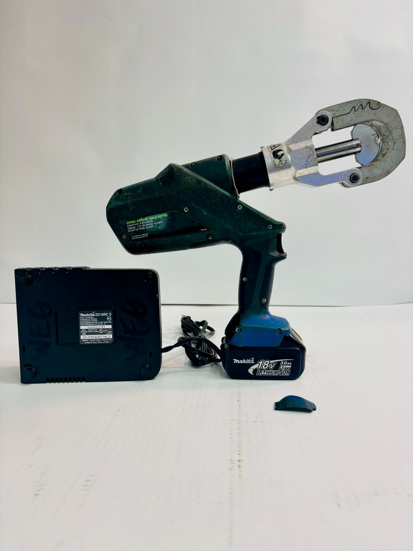 Greenlee Gator ESG50L Battery-Powered Hydraulic Cable Cutter