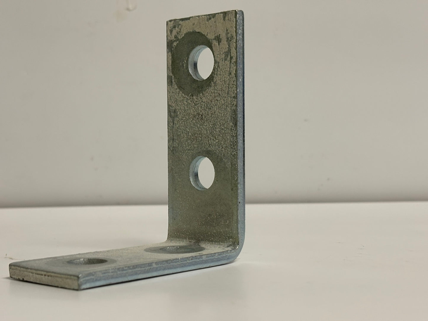 18 PK B-Line B104ZN Zinc-Plated 90° Corner Angle Bracket for Structural Framing