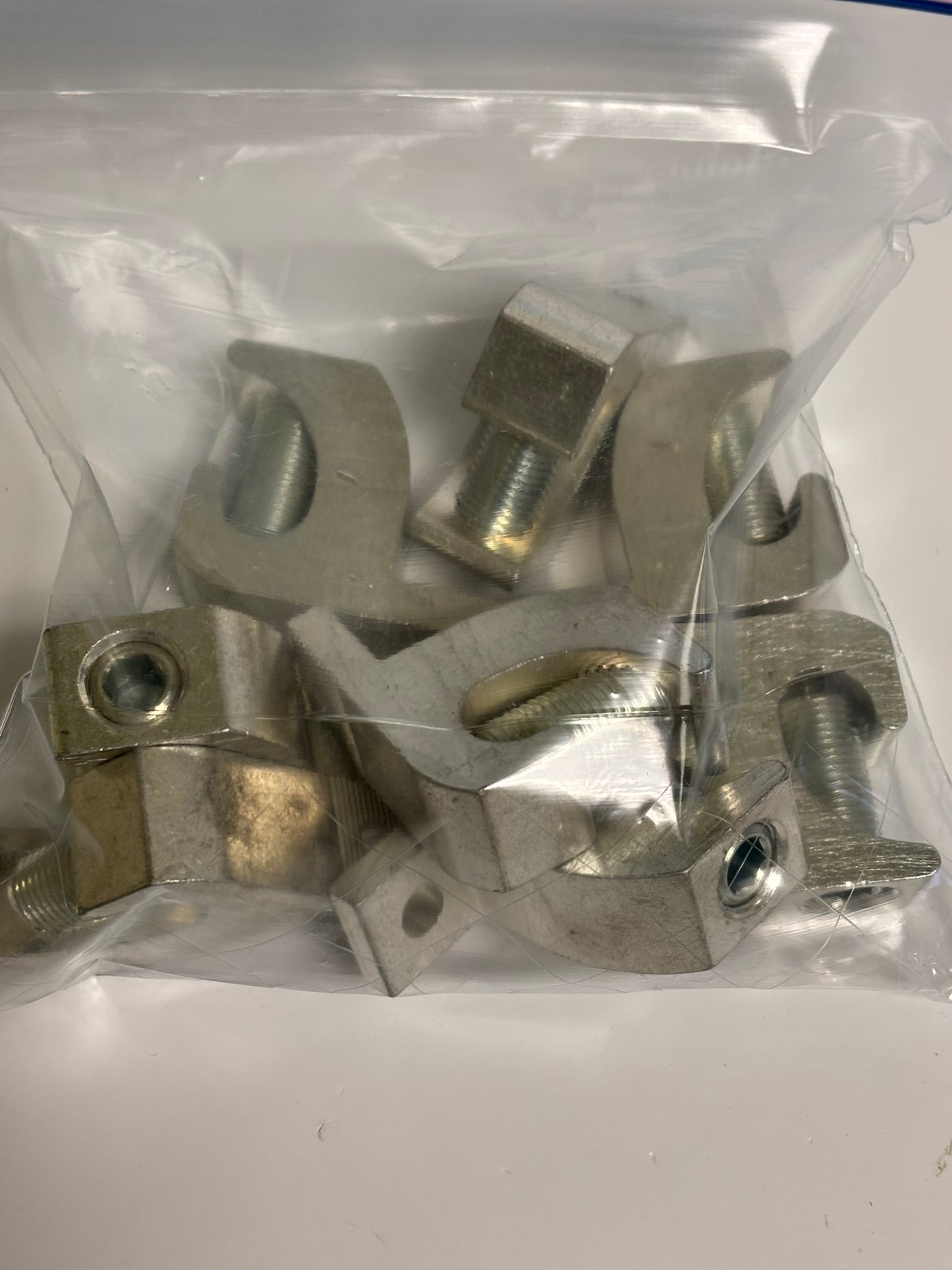 8 PK Burndy BGBL-250 Lay-In Lug 6 AWG–250 kcmil AL9CU Grounding Connector