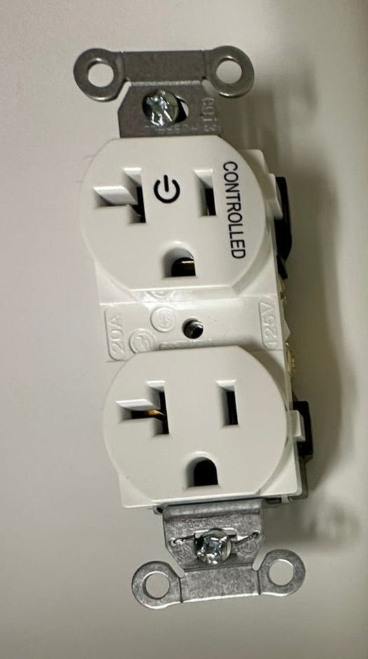 10 PK New Hubbell BR20C1WH1 20A 125V Duplex Receptacle, Half-Controlled, White