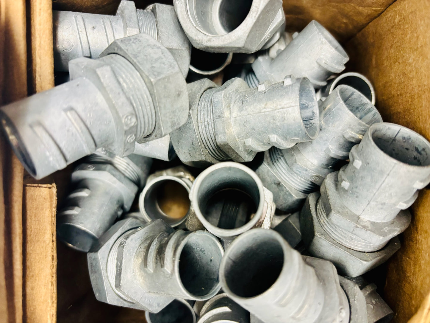 25 Pk Bridgeport 582-DC 3/4 Inch Conduit Combination Coupling