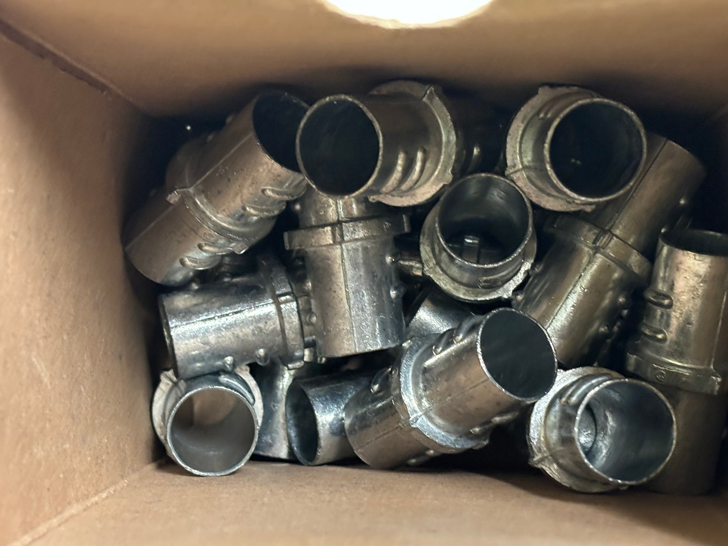 23 PK Arlington GFC75 3/4" Screw-In Connector for Flexible Metal Conduit
