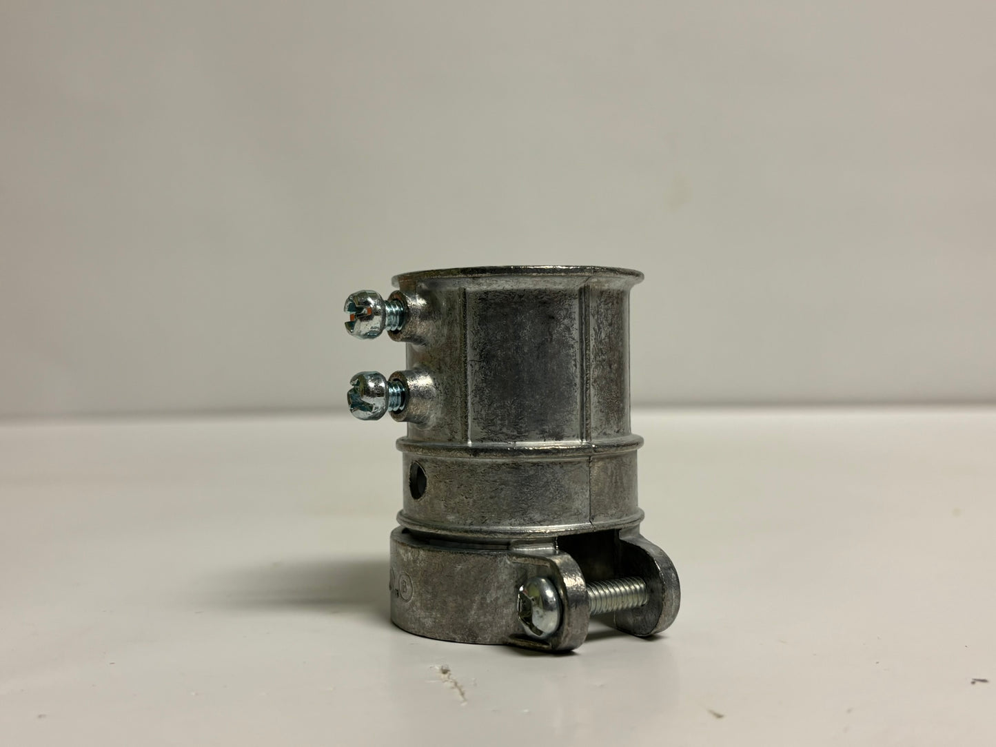 40 PK Bridgeport 284-DC 1-1/4" EMT to FMC Transition Coupling, Zinc Die-Cast