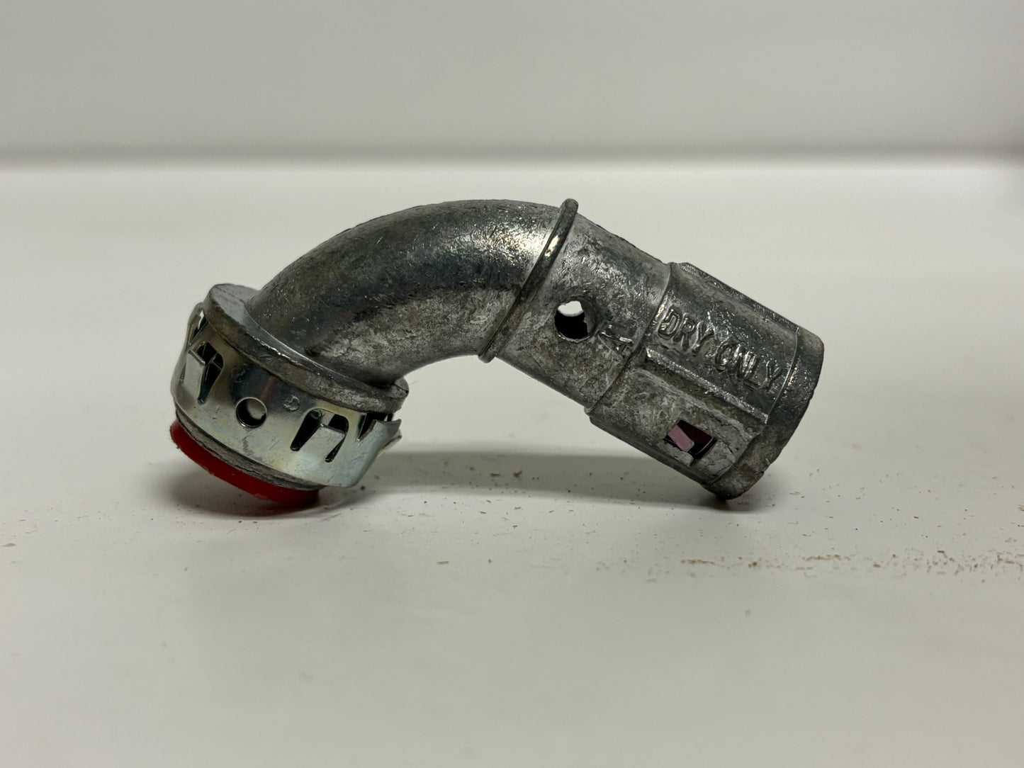 50 PK Arlington 40900AST 90° Snap2IT AC/MC/FMC Connector with Insulated Throat