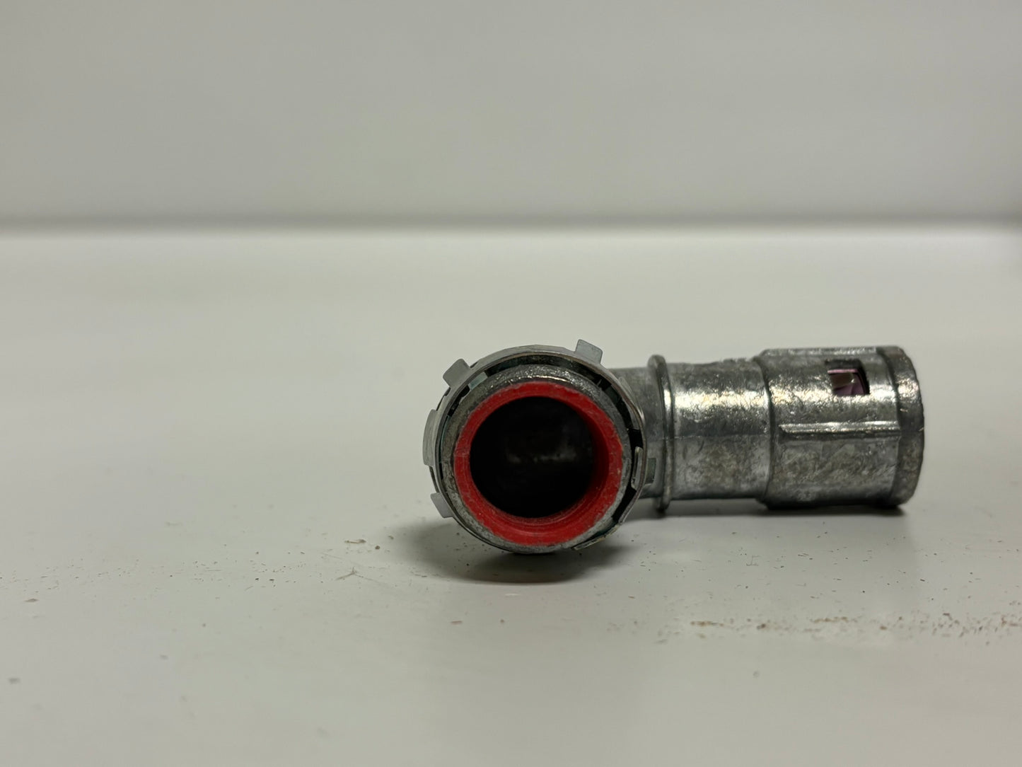 50 PK Arlington 40900AST 90° Snap2IT AC/MC/FMC Connector with Insulated Throat