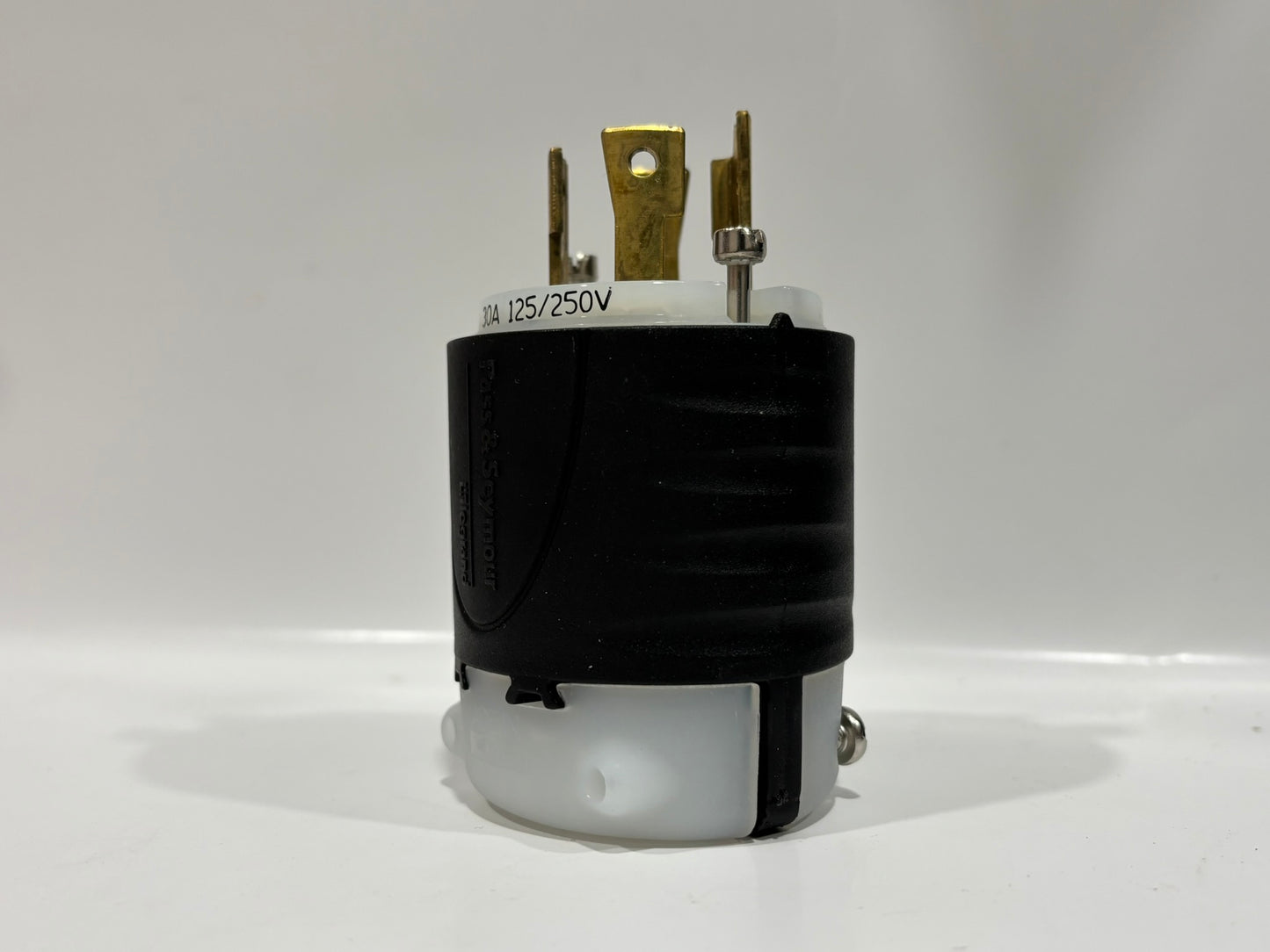 8 PK Legrand L1 430-P Turnlok 30A 125/250V Locking Plug